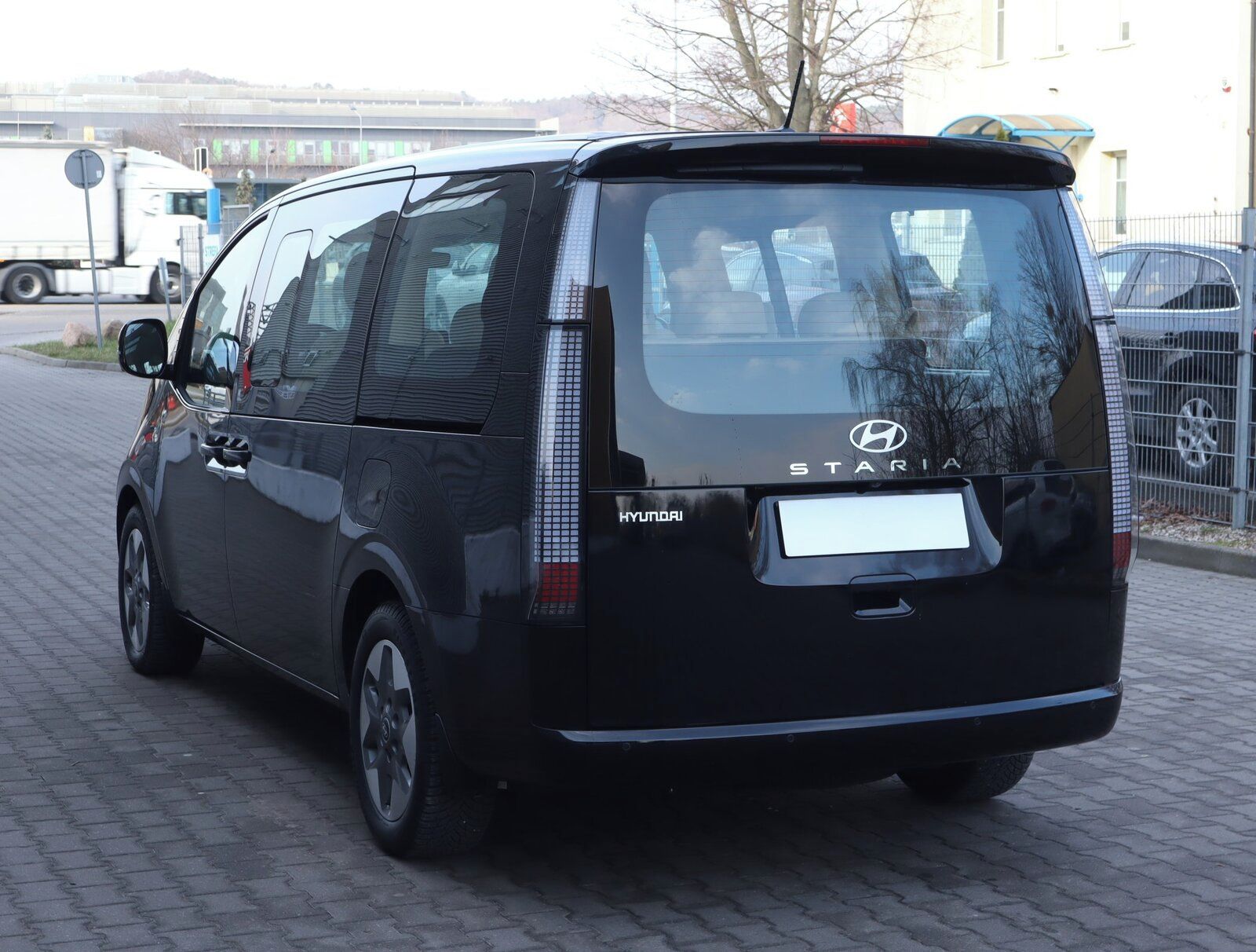 Hyundai Staria, 1.6 T-GDI HEV, Klima, ČR, 1Maj - fotka 4