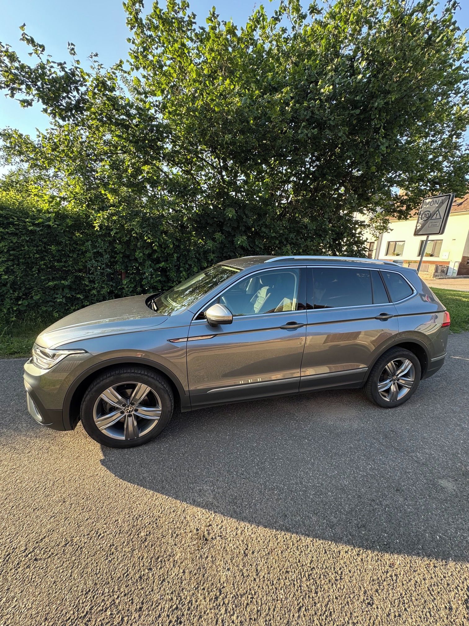 Volkswagen Tiguan Allspace, Prodám osobní vůz