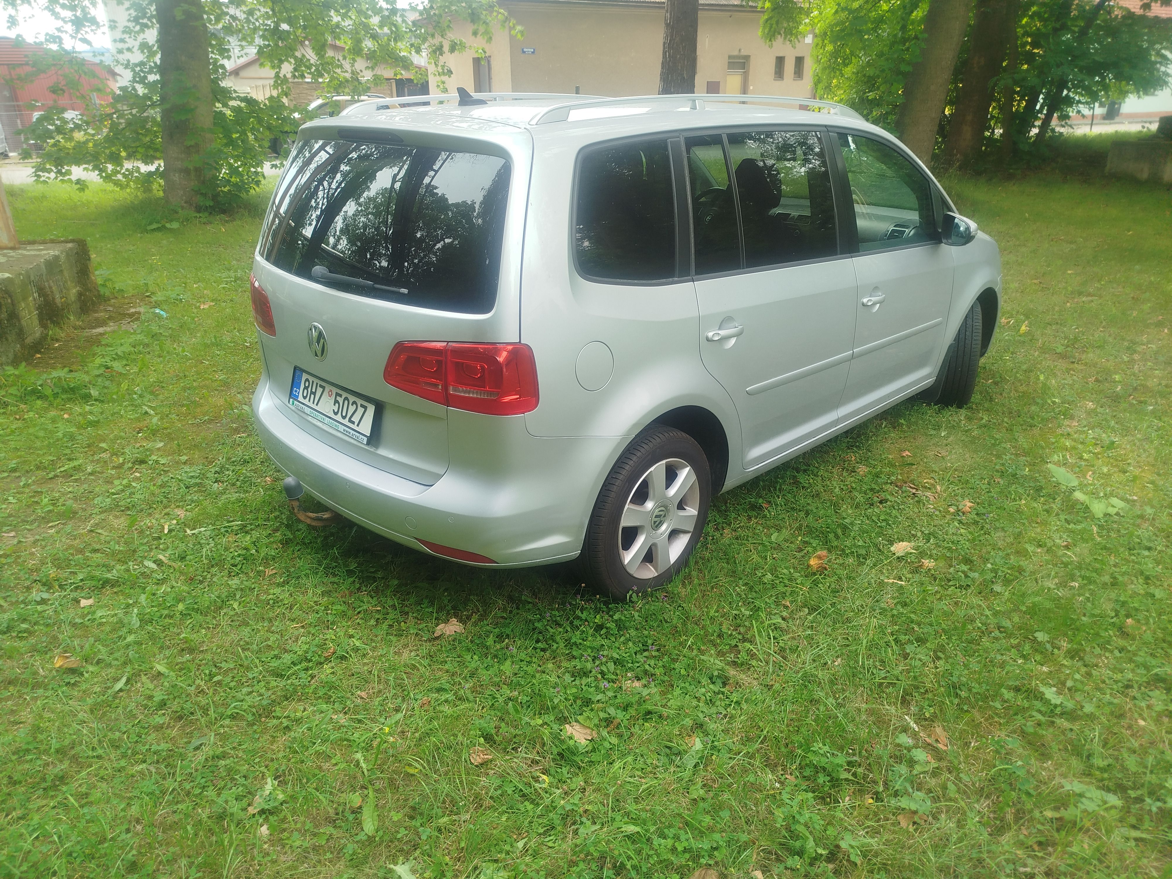 Volkswagen Touran - fotka 2