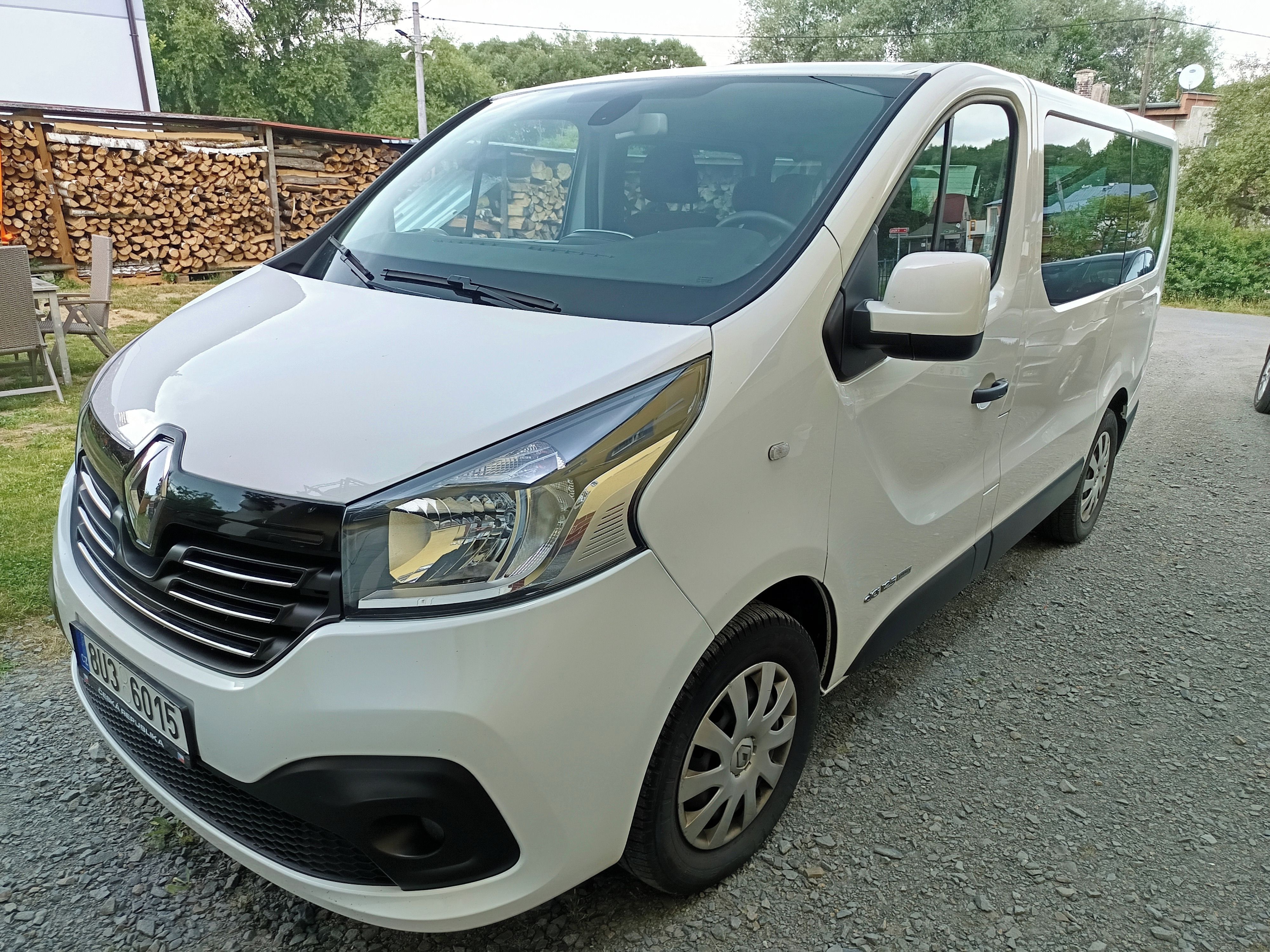 Renault Trafic, Renault Trafic 1,6 dCi, 8 míst - fotka 2
