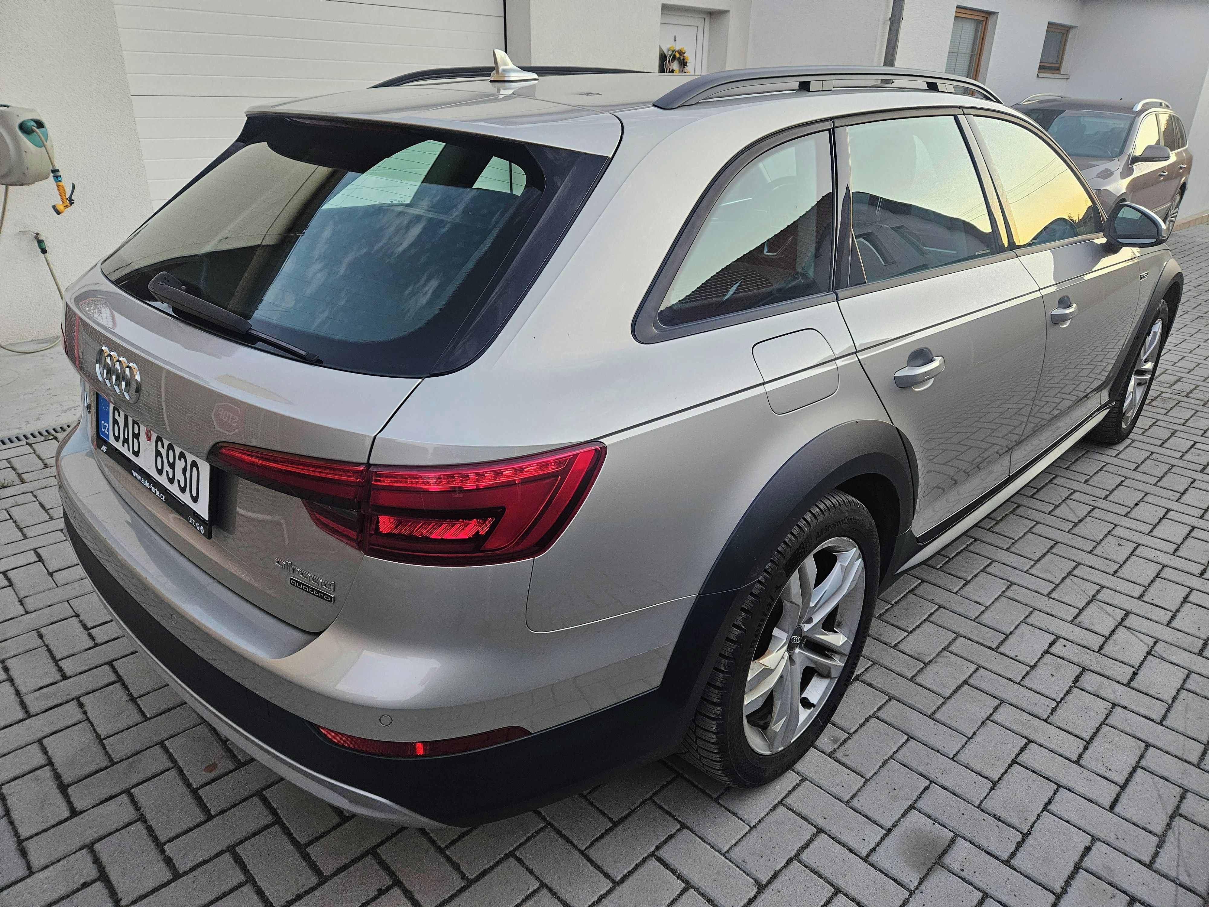 Audi A4 allroad, 2.0TDi 120 KW 4x4 AUTOMAT NAV - fotka 6