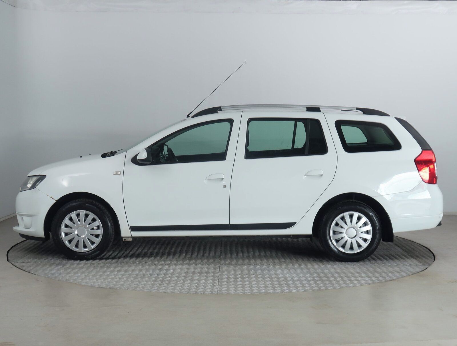Dacia Logan, 1.2 16V, po STK, Tažné - fotka 3