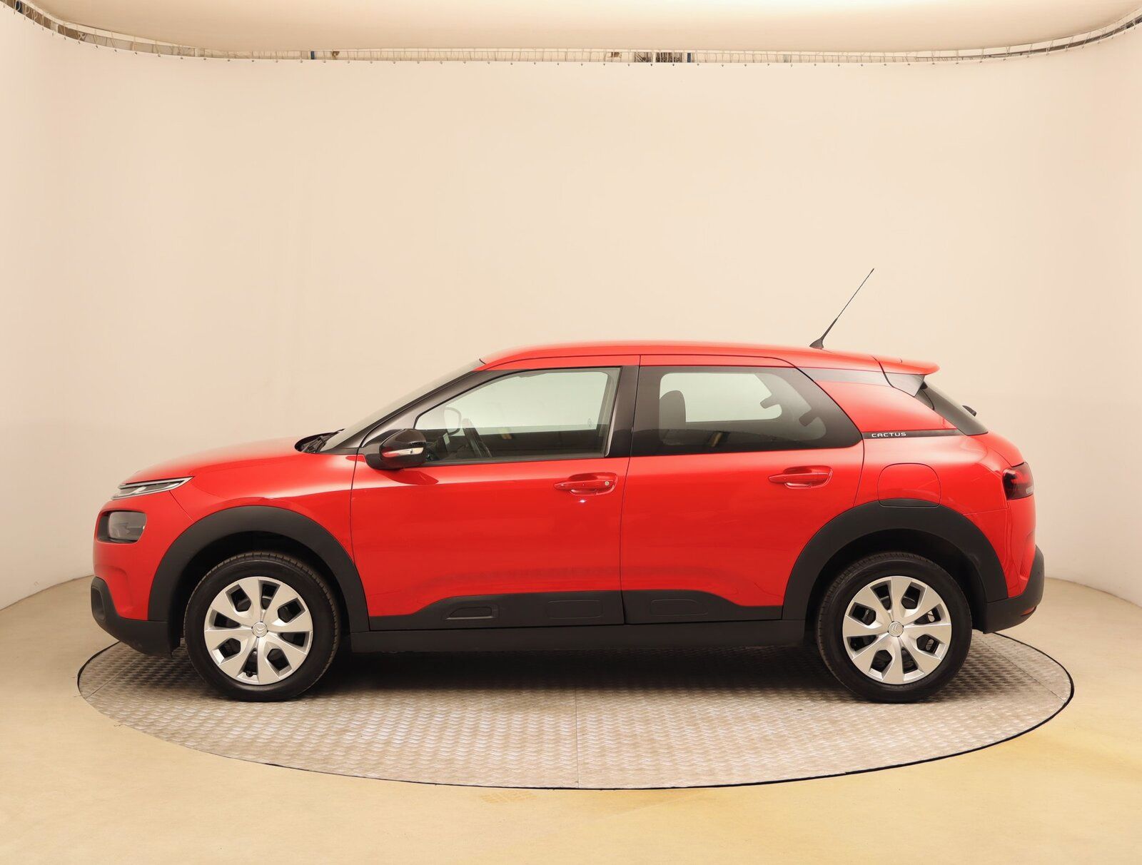 Citroën C4 Cactus, 1.2 PureTech, ČR,1.maj - fotka 3