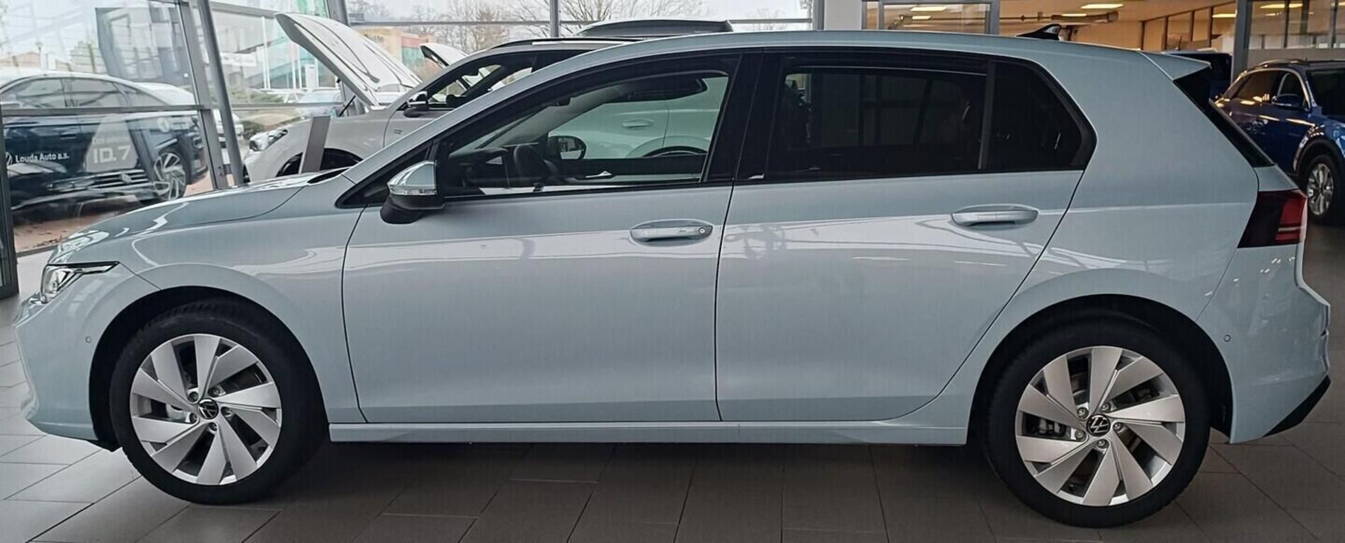 Volkswagen Golf, People 1,5 eTSI 110 kW - fotka 2