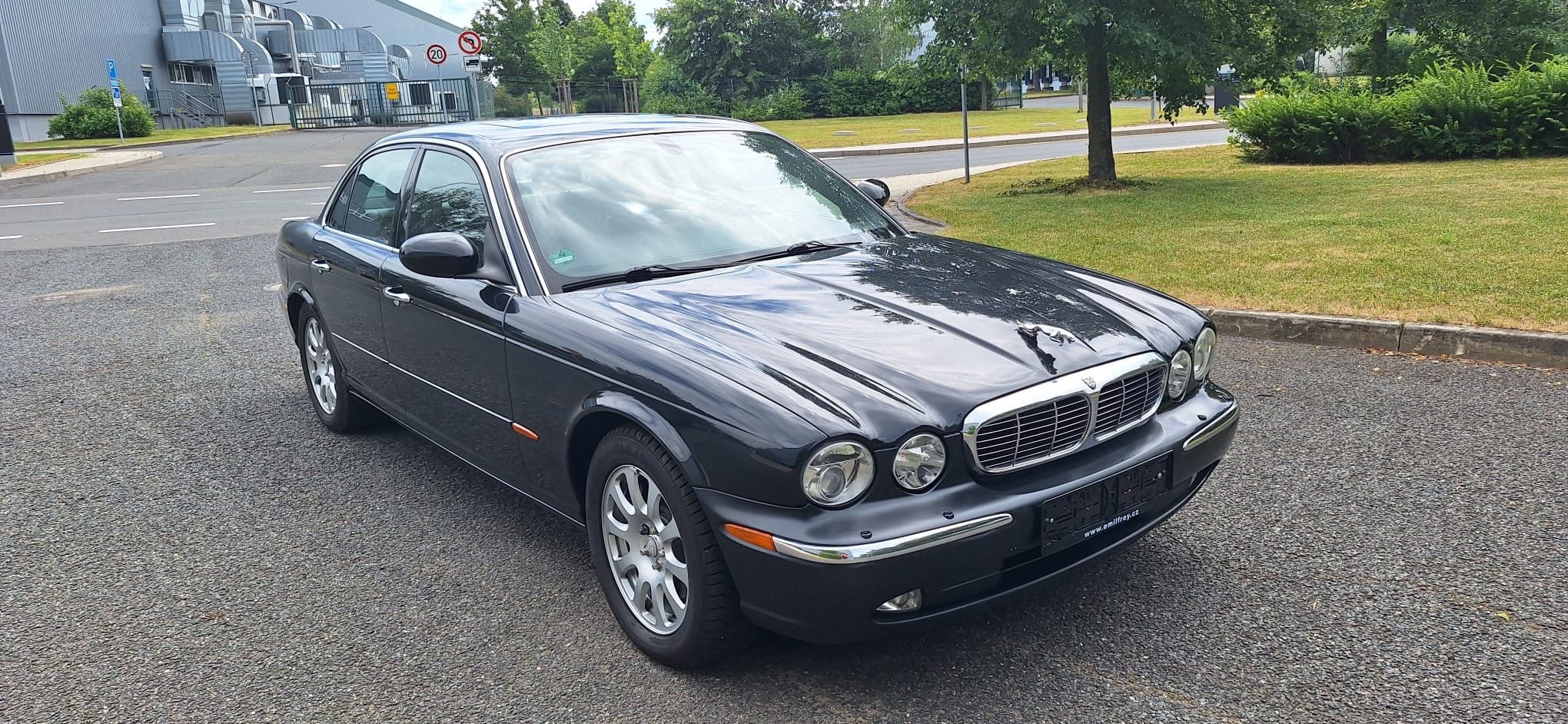 Jaguar XJ, V6