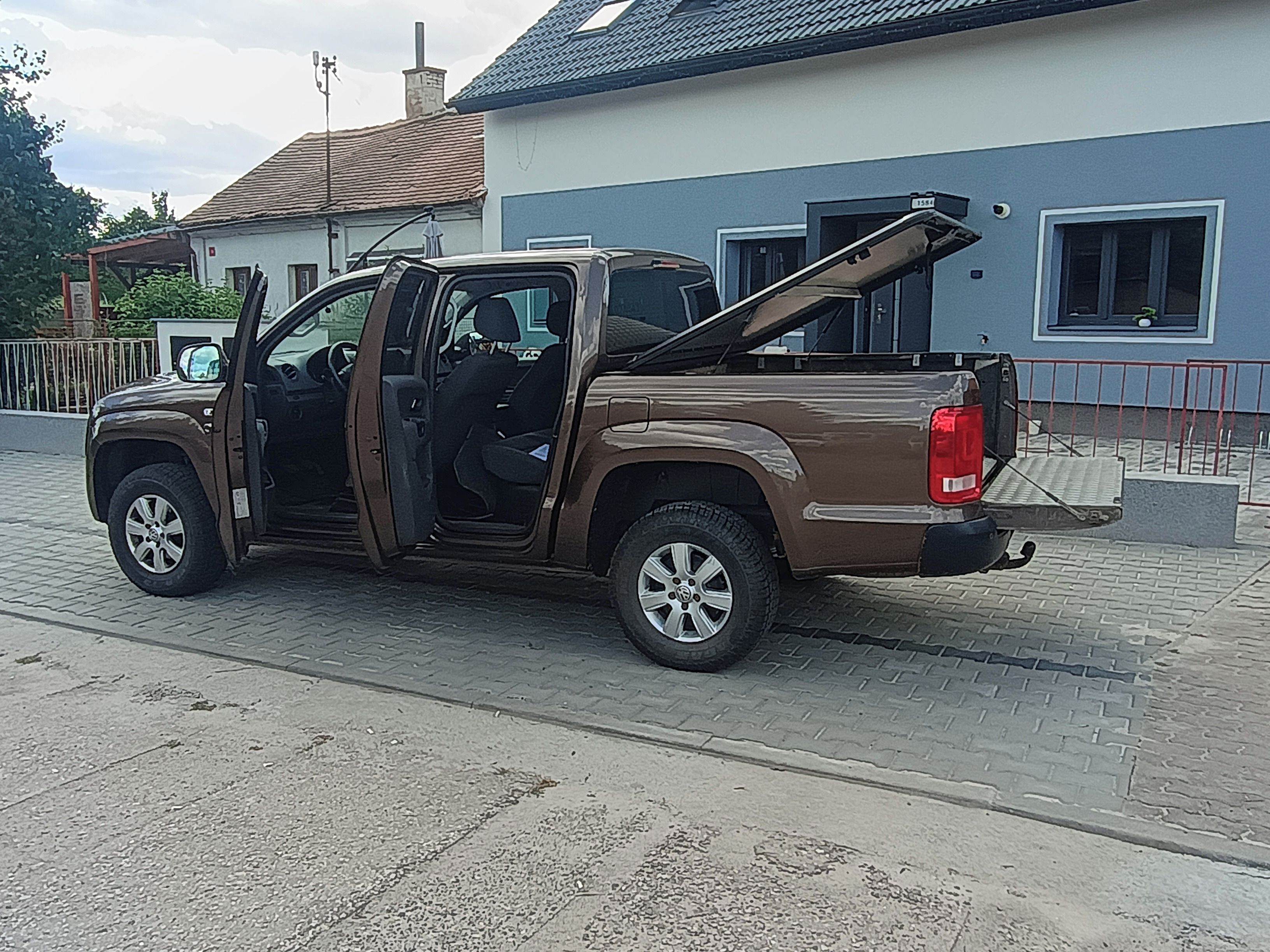 Volkswagen Amarok, 2.0 tdi 103 kw manuál