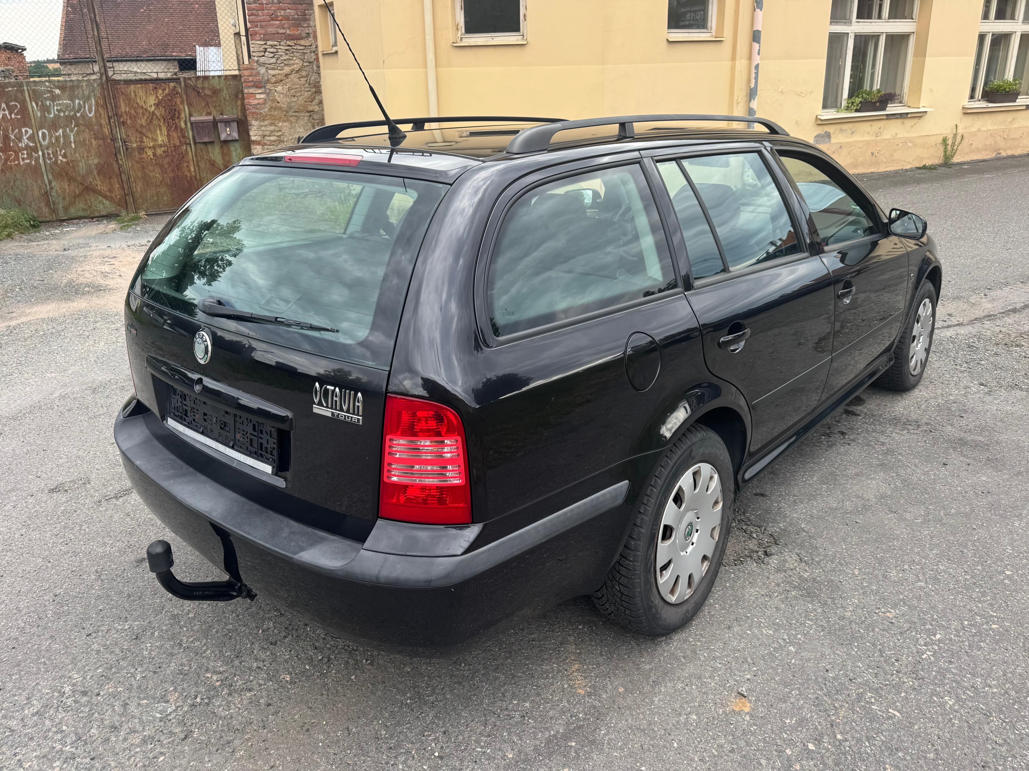 Škoda Octavia, 1.6i 75kw Tour.Klima.Tažné - fotka 3
