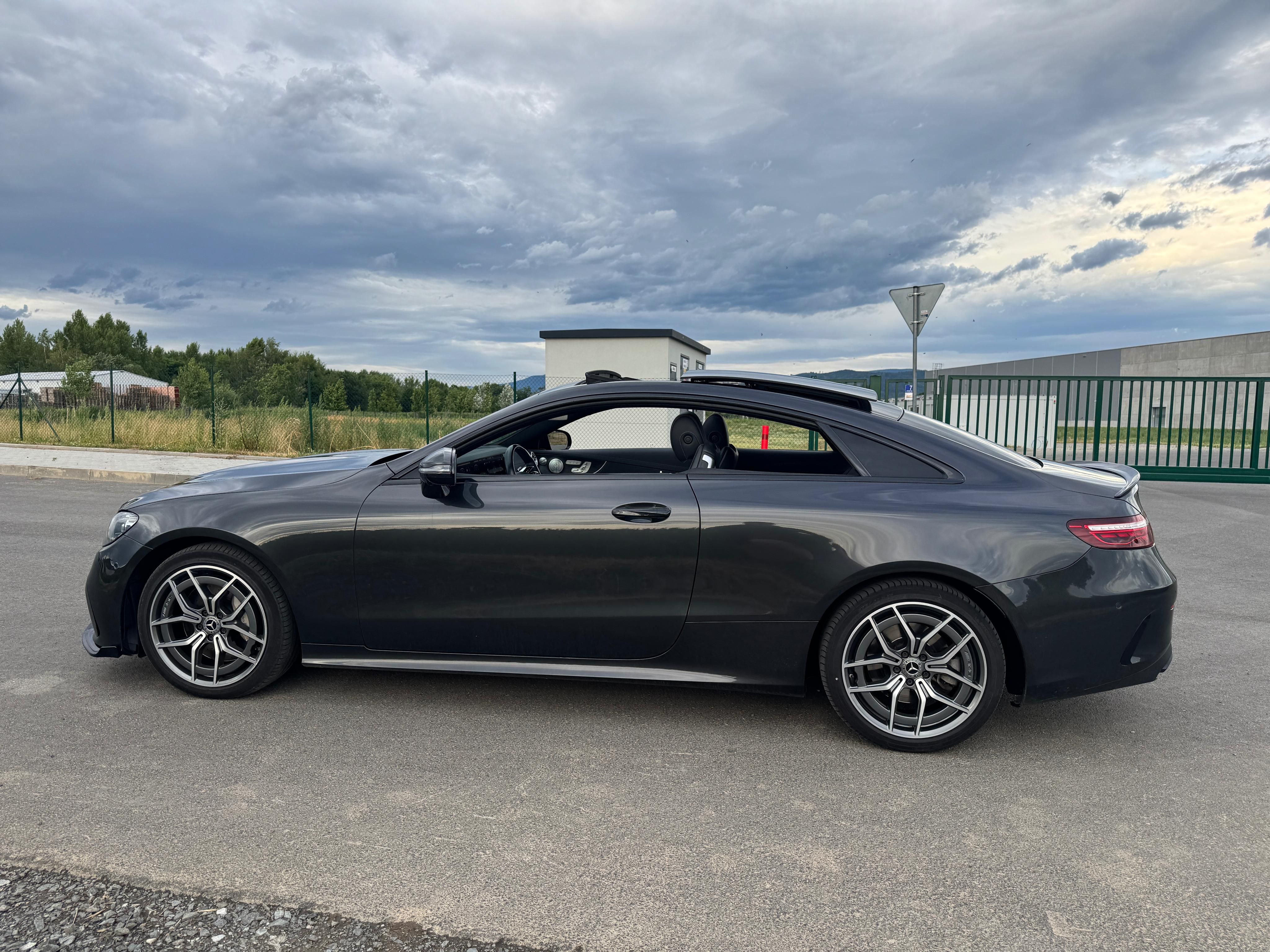 Mercedes-Benz Třídy E, Mercedes-Benz E 400d 4MATIC - fotka 5