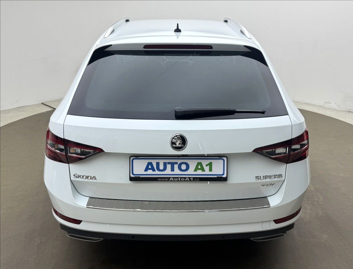 Škoda Superb, 2,0 DSG 4X4 ACC CANTON STYLE+ - fotka 5
