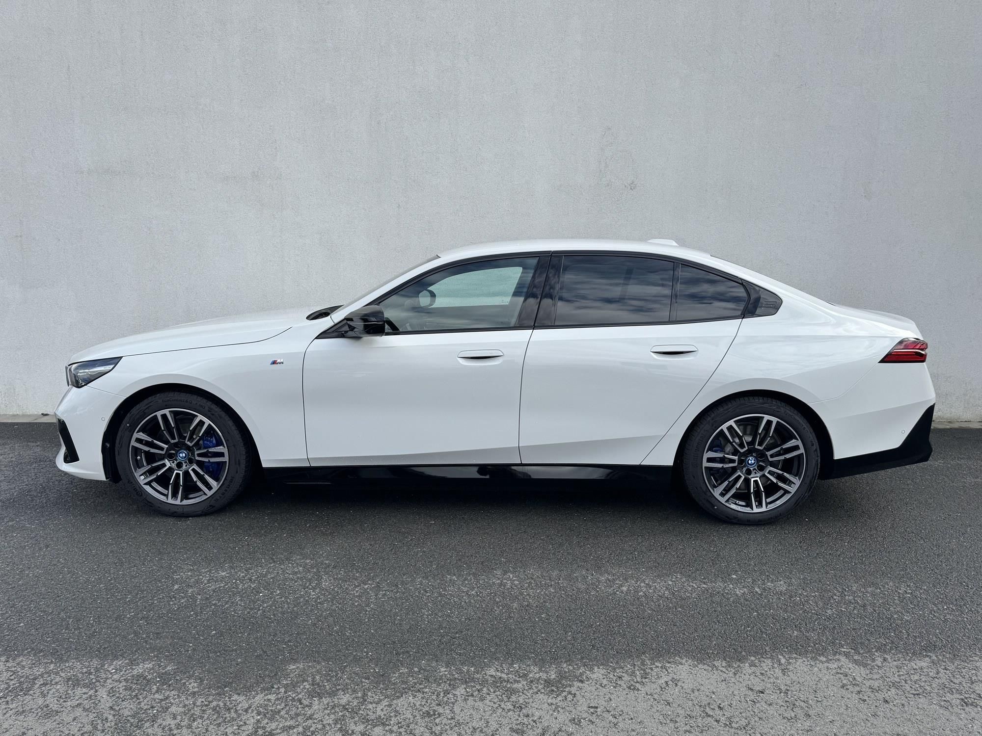 BMW i5, i5 M60 xDrive Sedan - fotka 3