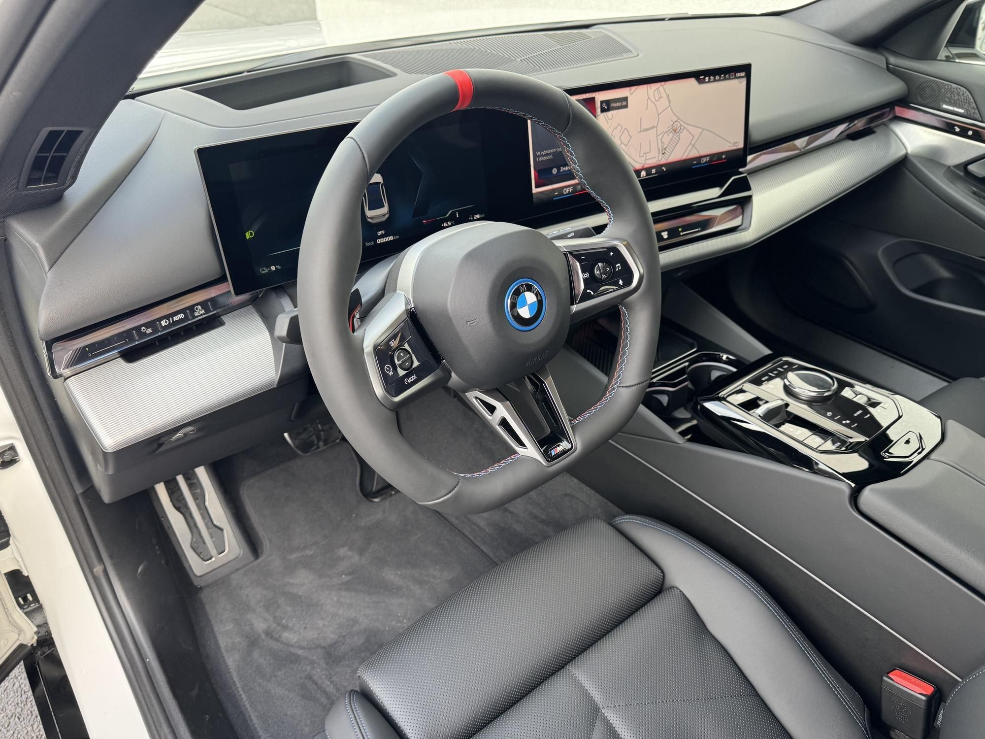 BMW i5, i5 M60 xDrive Sedan - fotka 5