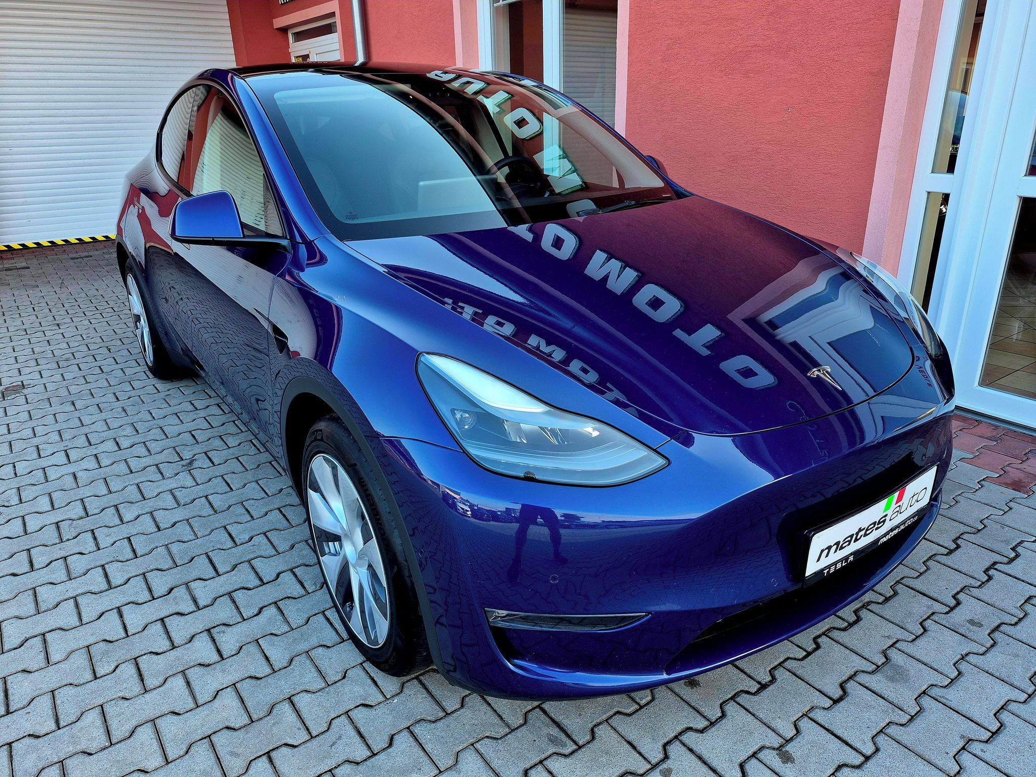 Tesla Model Y, Long Range Dual Motor 378 kW S - fotka 4