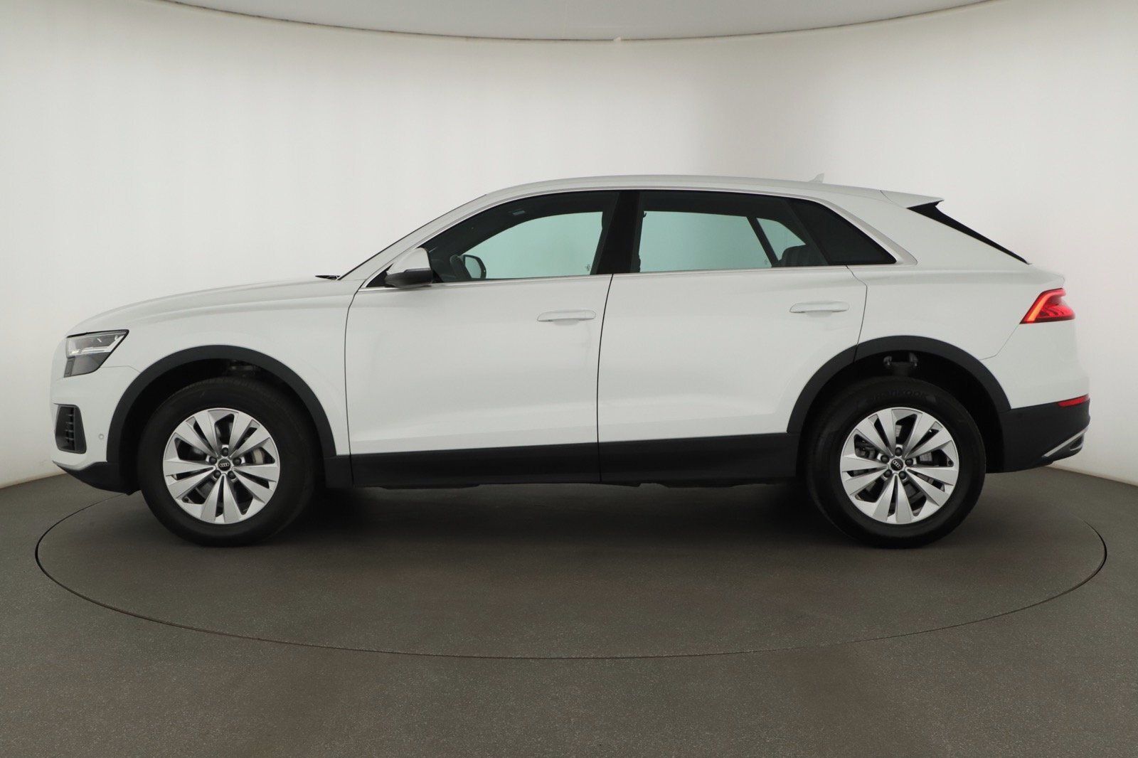 Audi Q8, 55 TFSI - fotka 2
