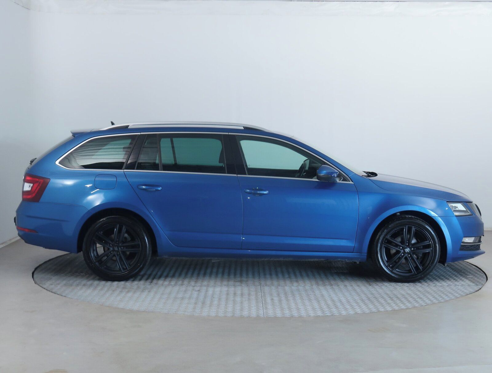 Škoda Octavia, 1.6 TDI, Elegance, Automat - fotka 6