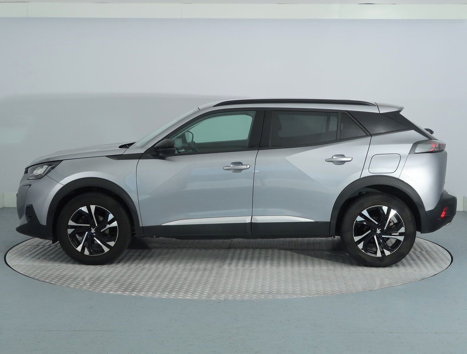 Peugeot 2008, 1.2 PureTech, Allure, Automat - fotka 3