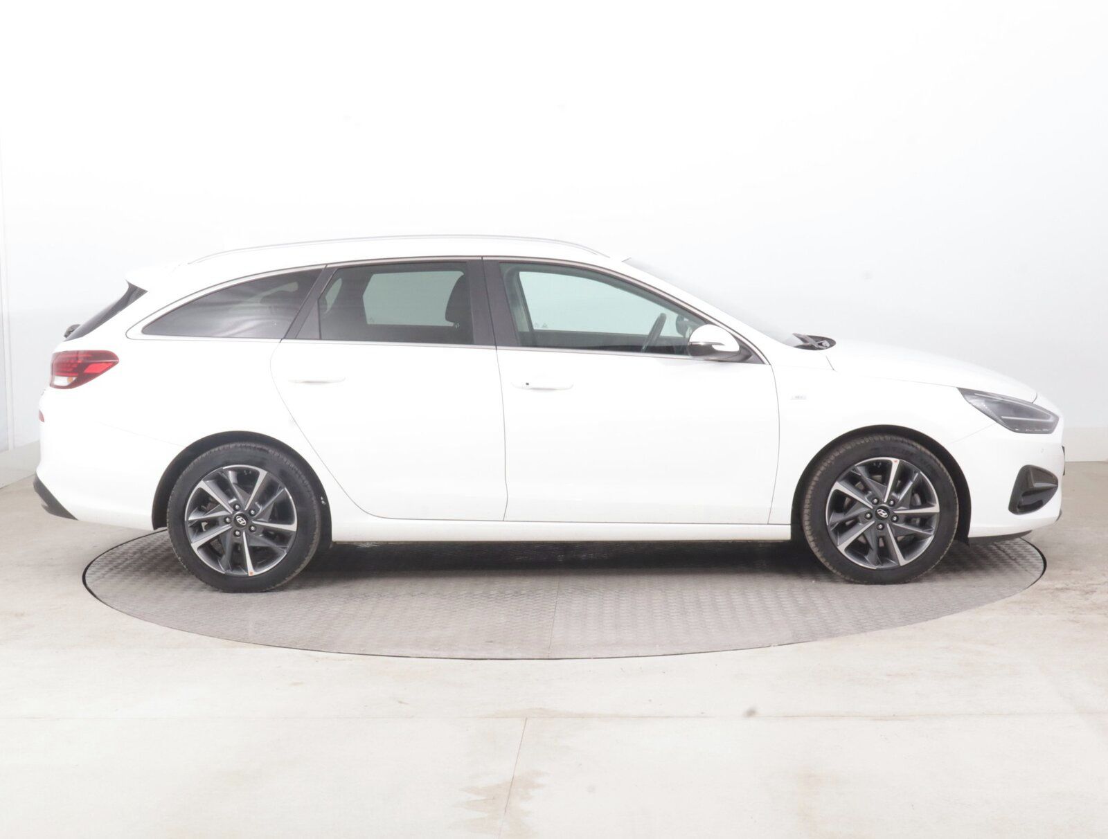 Hyundai i30, 1.5 T-GDI MHEV, Style, ČR - fotka 6