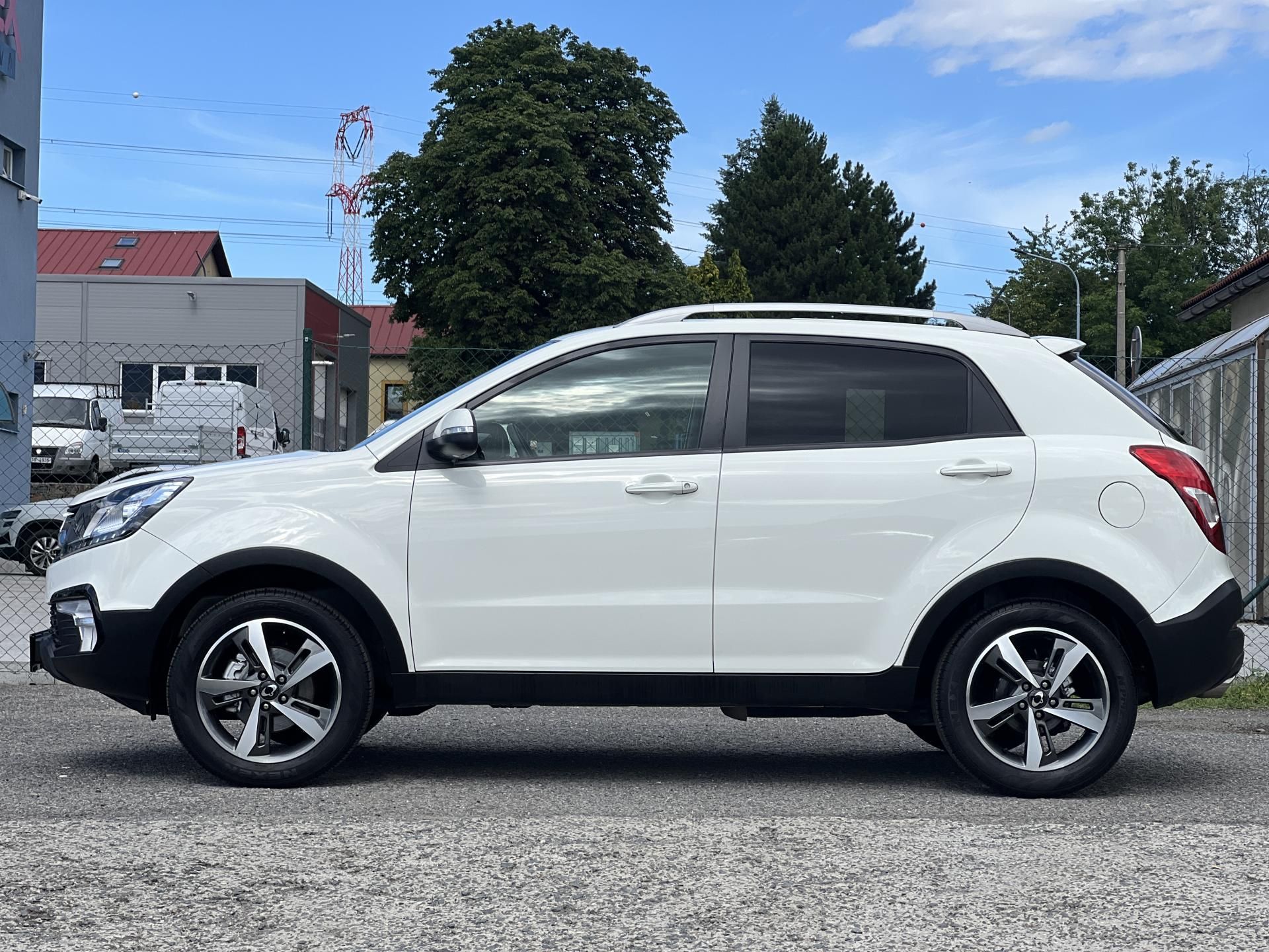 SsangYong Korando, 2.0e-XGi NAVI KAMERA KLIMA - fotka 4