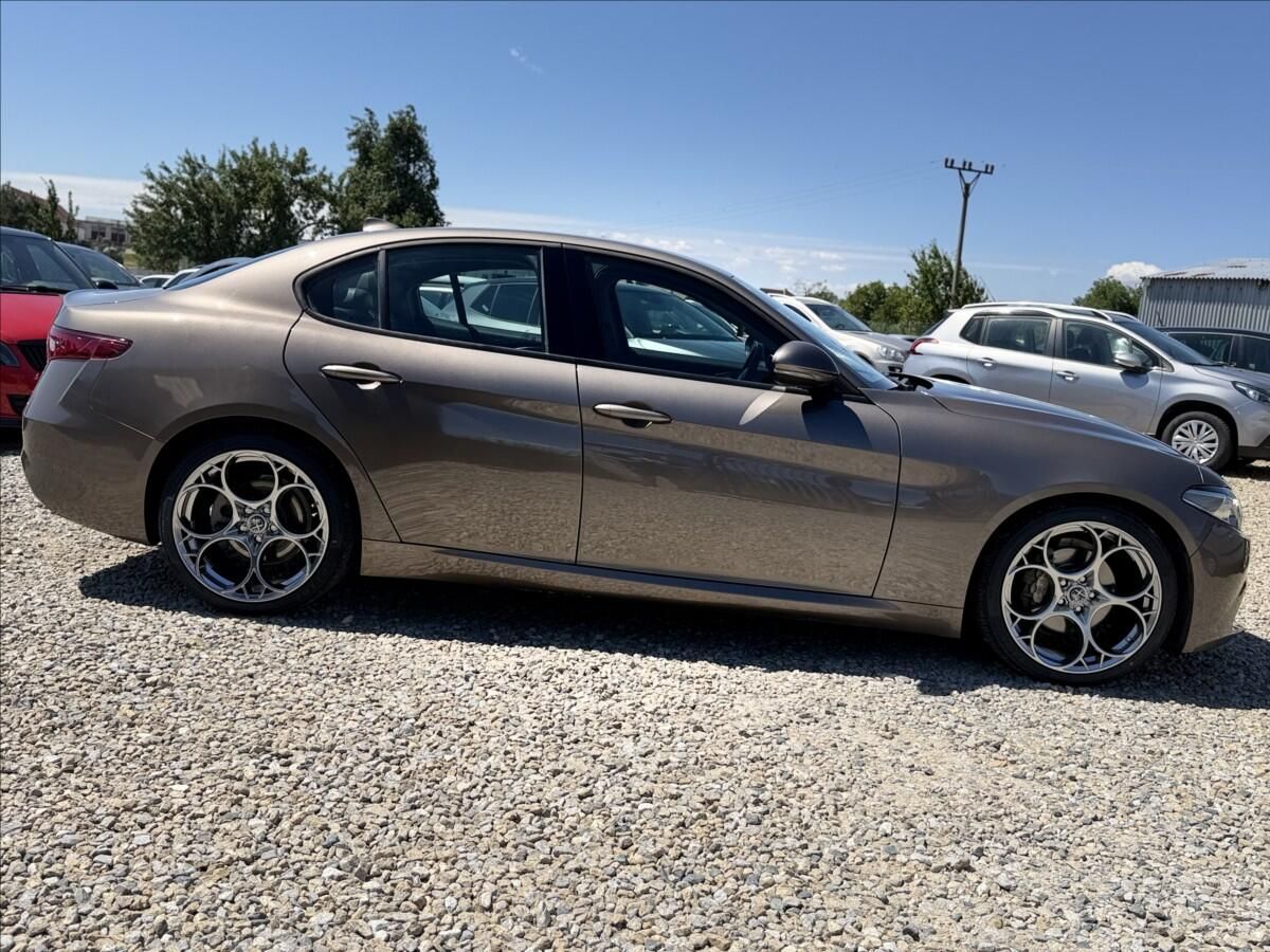 Alfa Romeo Giulia, 2,2 A/T 110kW BIXENON KŮŽE - fotka 4