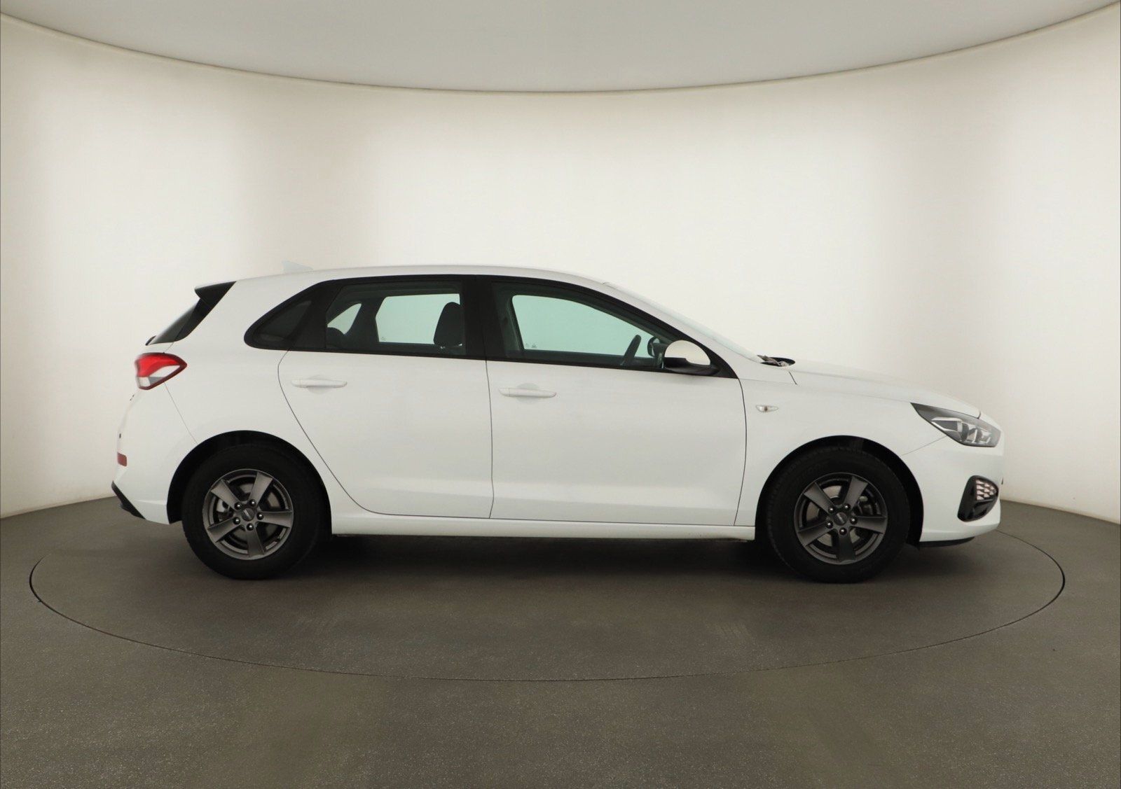 Hyundai i30, 1.5 DPI, ČR,1.maj, Serv.kniha - fotka 6