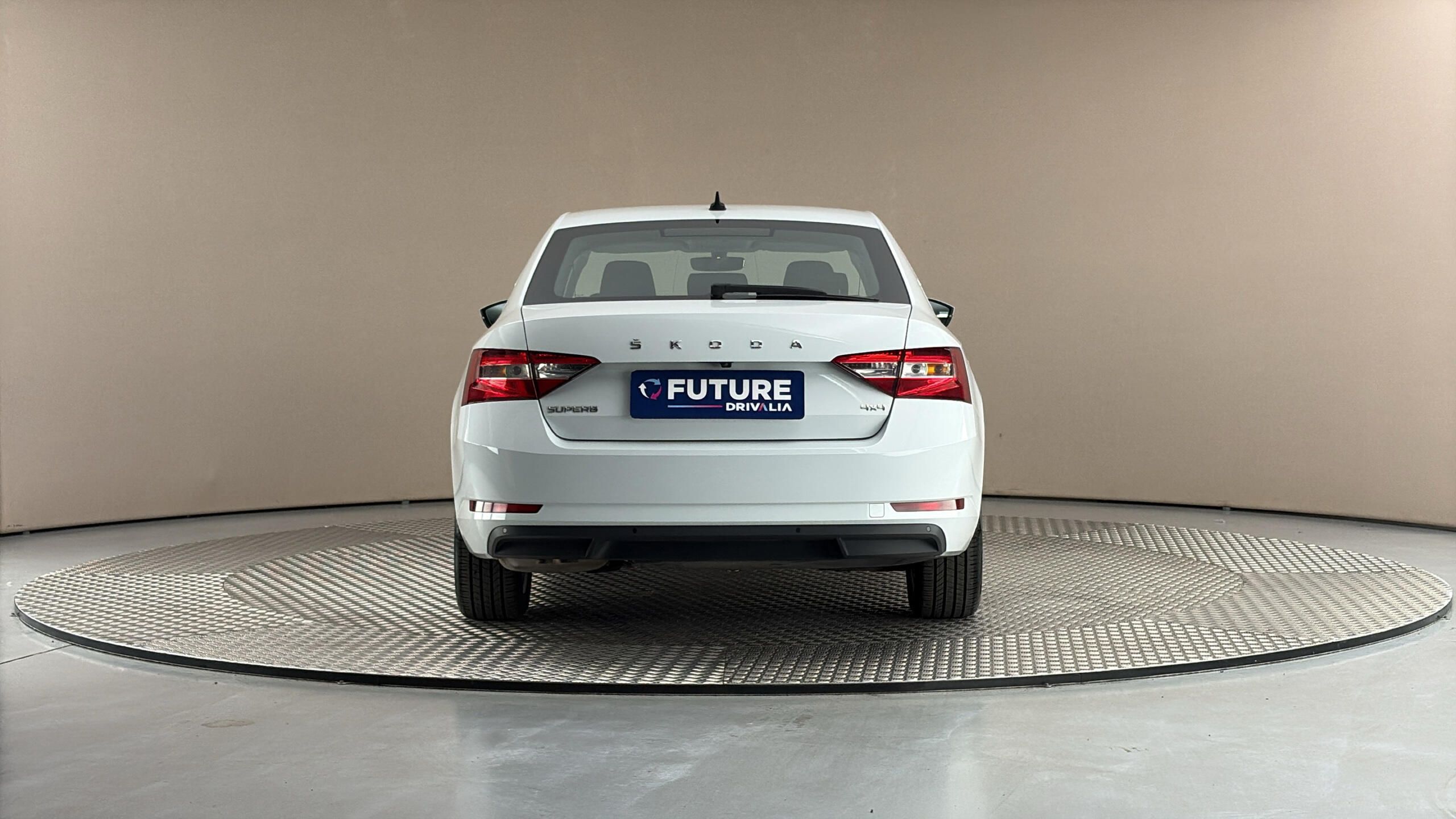 Škoda Superb, 2.0 TDI DSG 4x4 Style - fotka 5