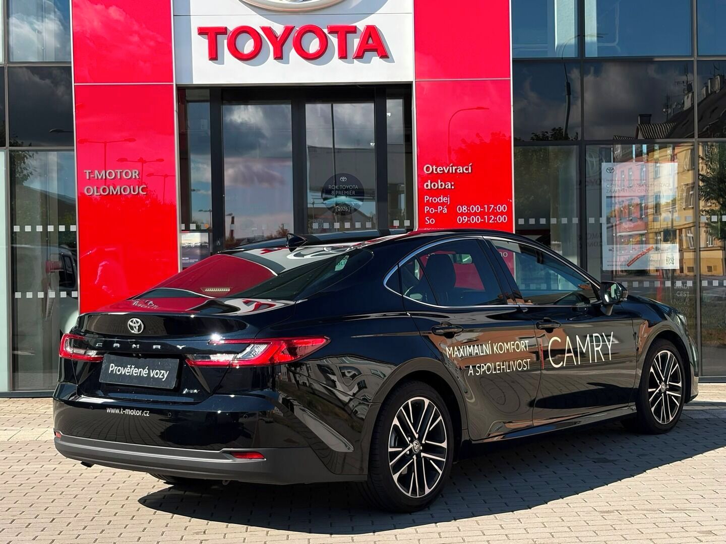 Toyota Camry, 2.5 hybrid Executive - fotka 3