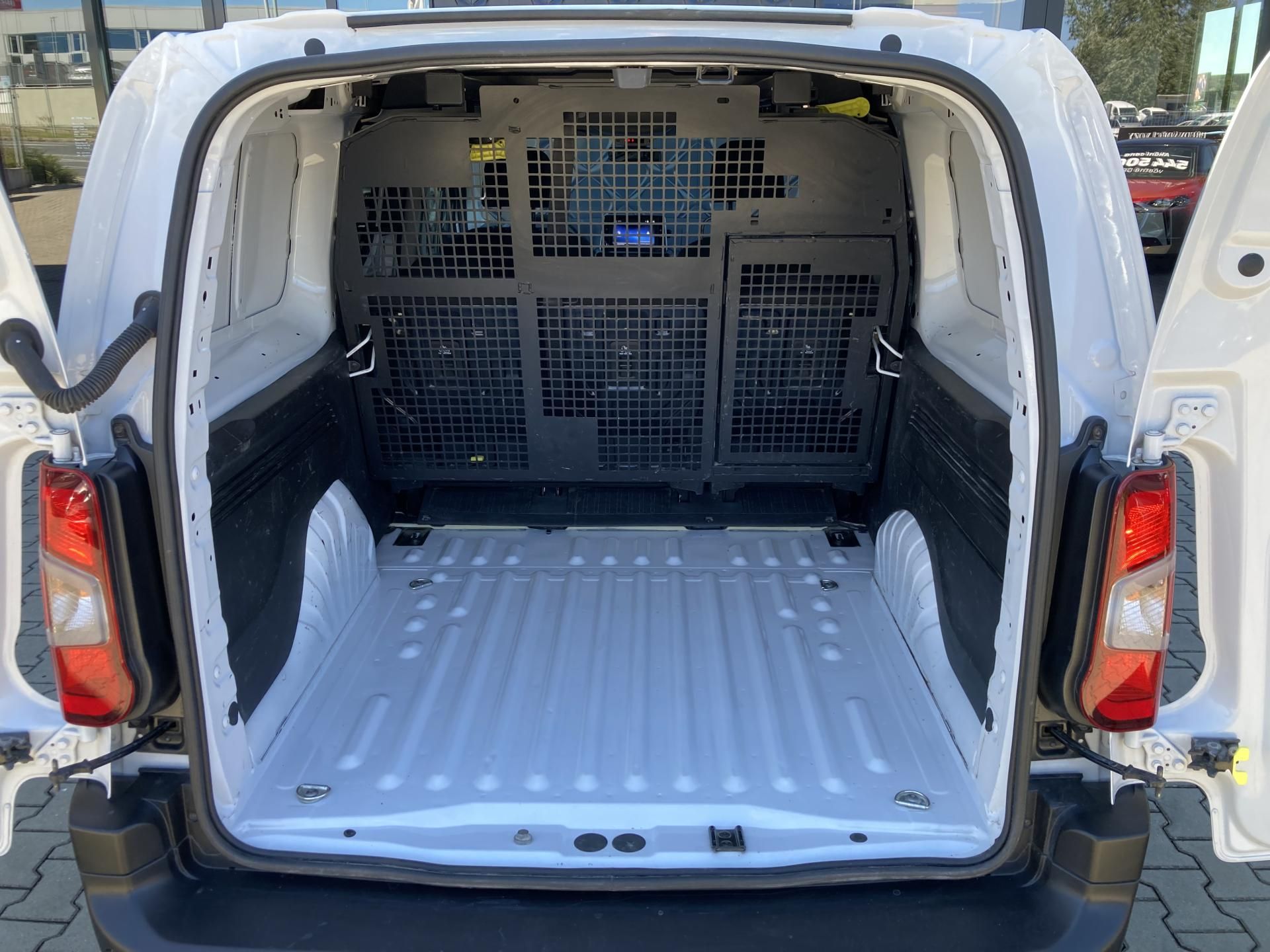 Toyota Proace City, CREWCAB 1.5 D-4D 96 kW - fotka 6