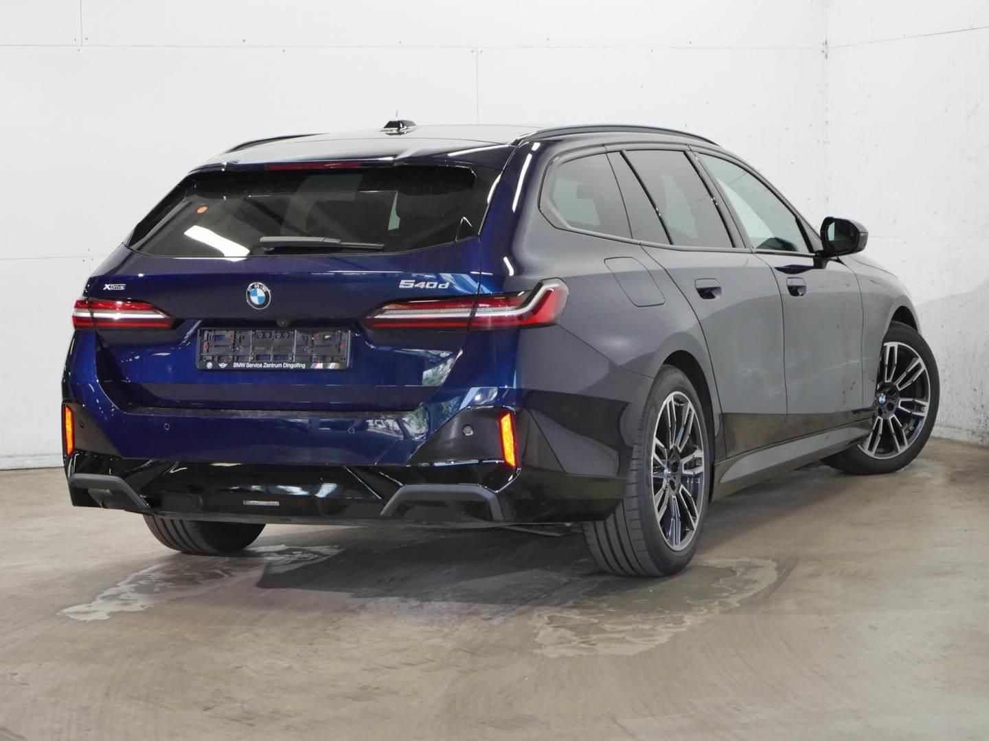 BMW Řada 5, 540d xDrive Touring Tažné - fotka 4