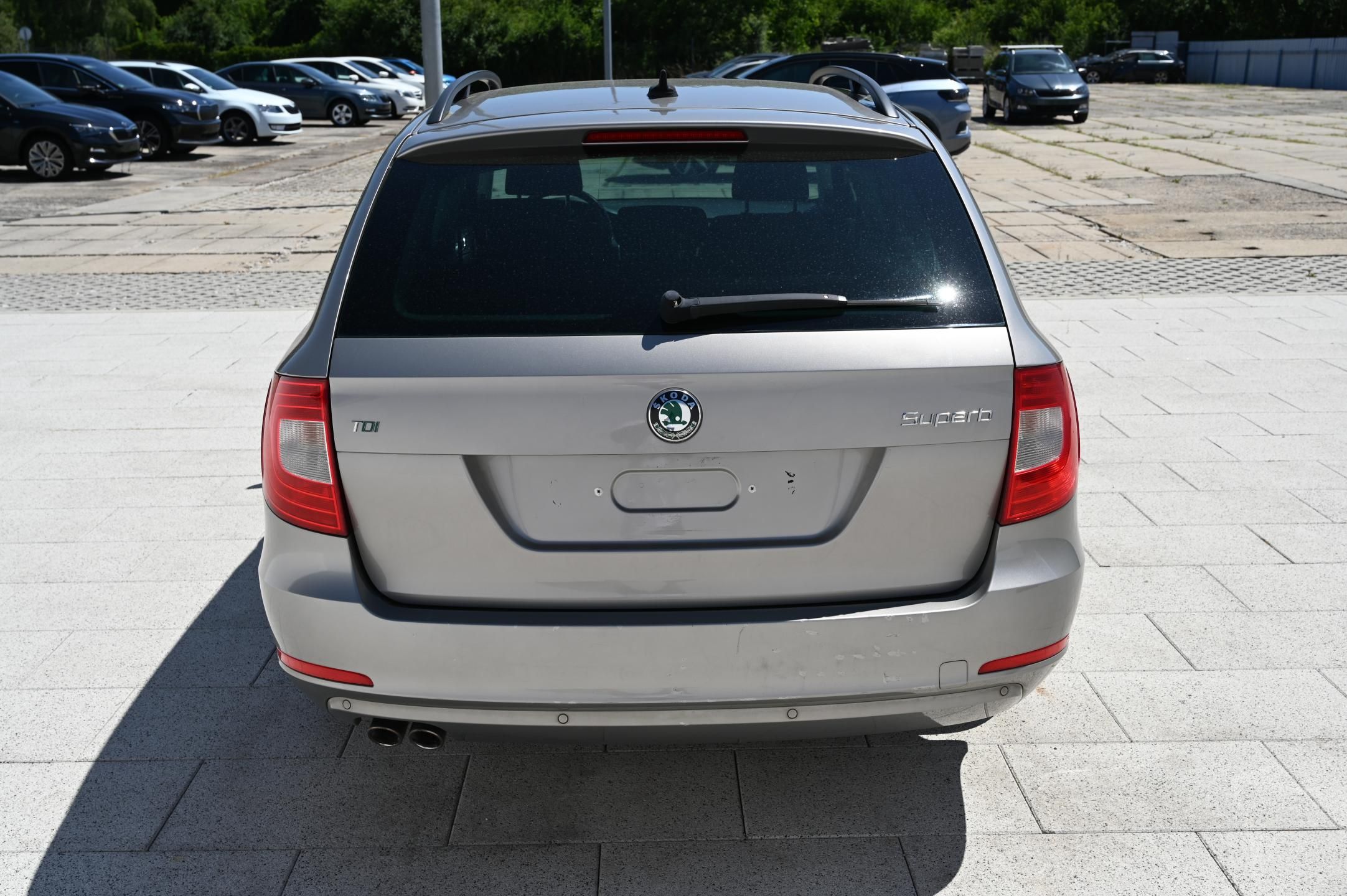 Škoda Superb, 2.0TDI 103KW Ambition 9/2012 - fotka 6