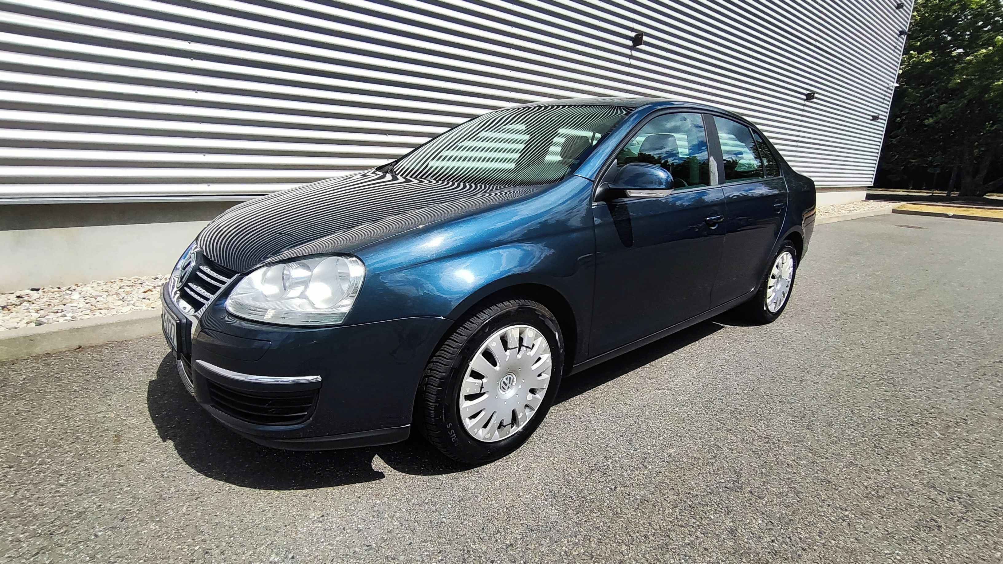Volkswagen Jetta, 1.6 MPI Comfortline ČR - fotka 4