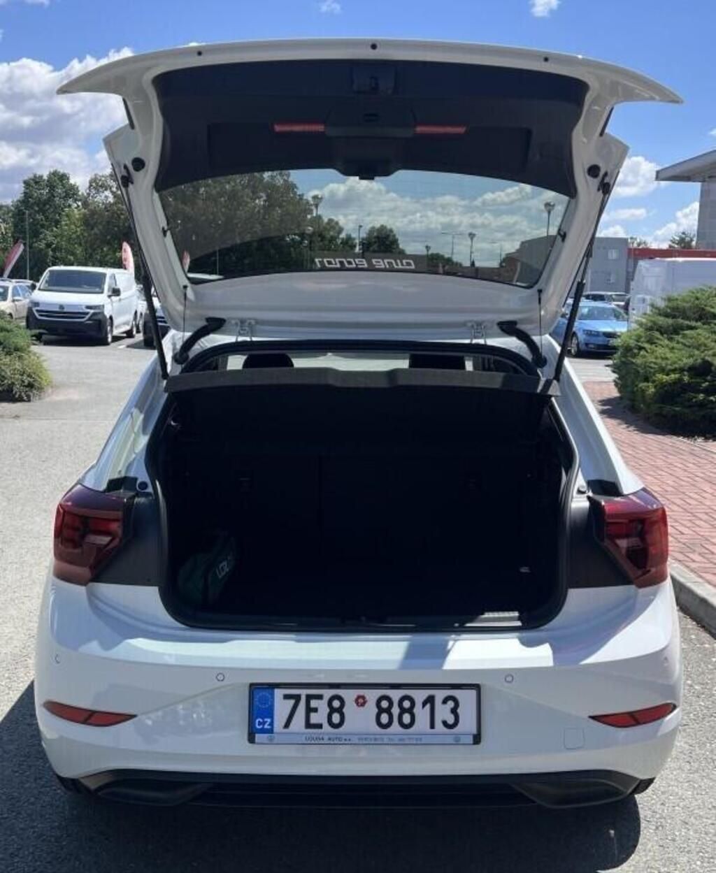 Volkswagen Polo, People 1,0 TSI 70 kW - fotka 6