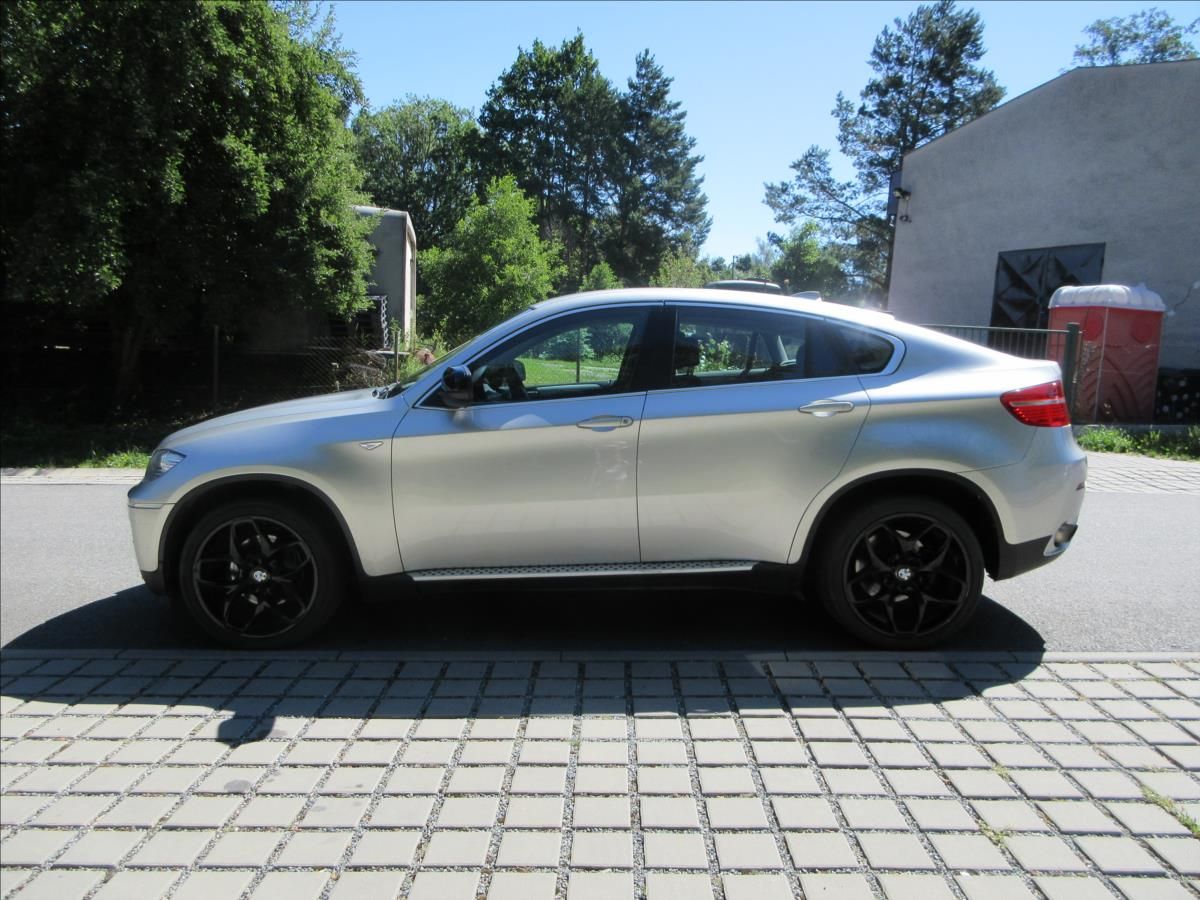 BMW X6, 3,0 xDrive35D, 210Kw, Nové v Č - fotka 6