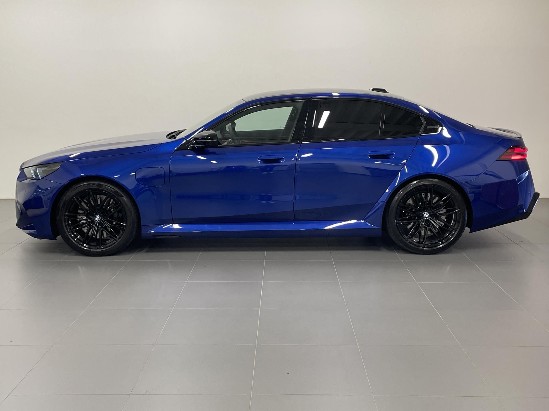 BMW M5, M5 xDrive 1. Majitel - fotka 3