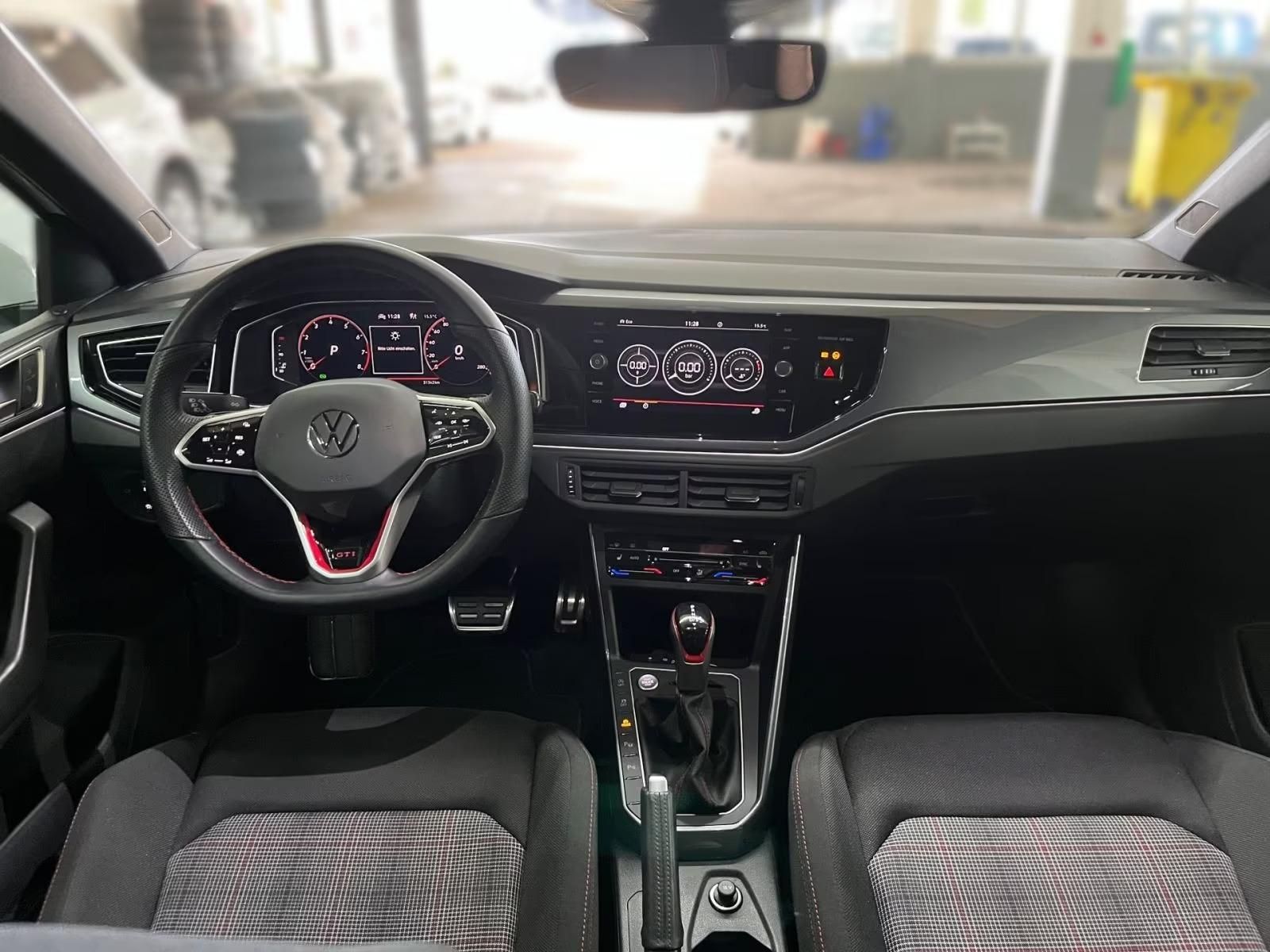 Volkswagen Polo, GTI 2.0TSI DSG 152kW DPH 1.Maj - fotka 3