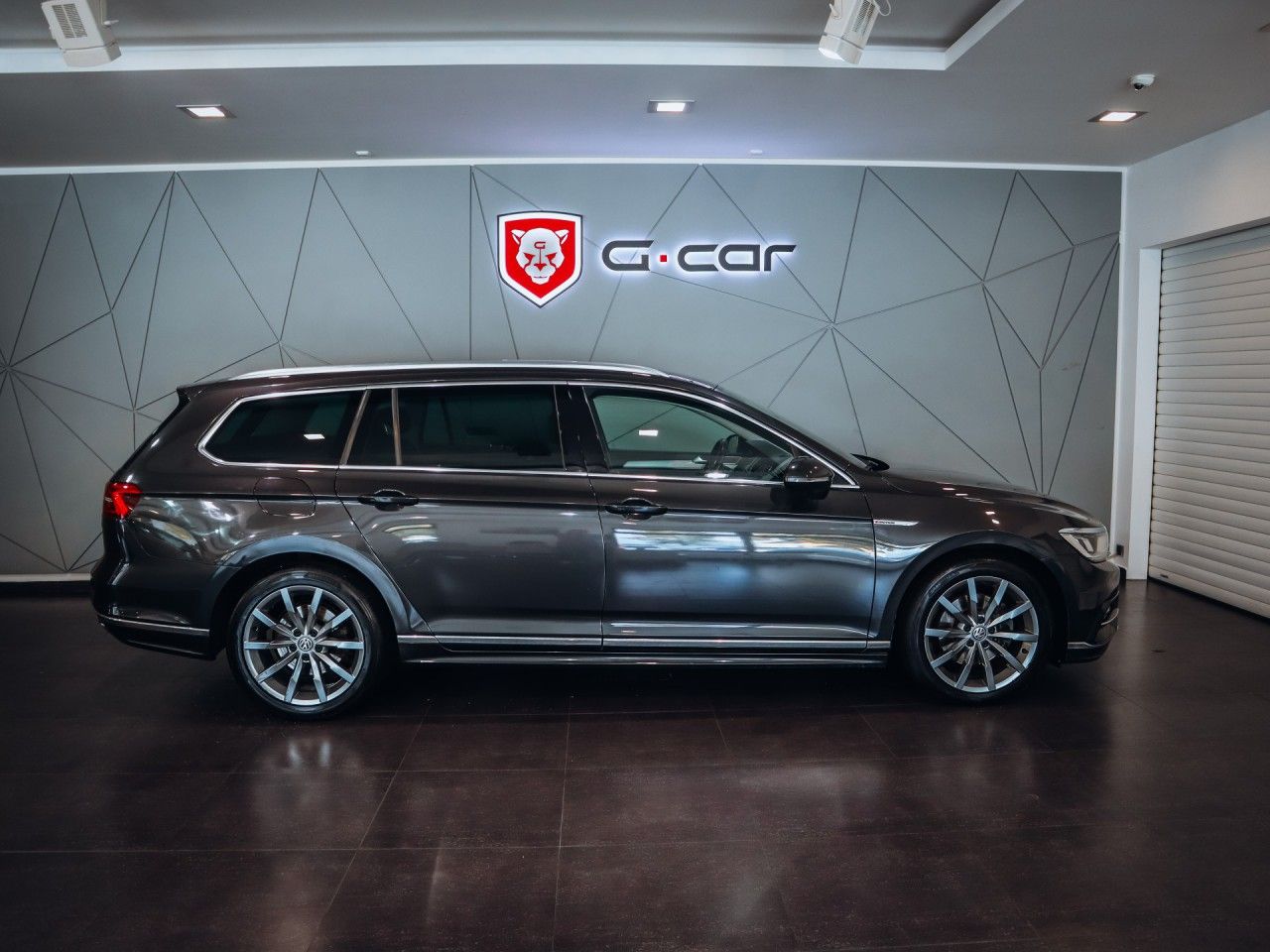 Volkswagen Passat, 2.0TDI DSG R-Line 140kW 4M - fotka 4