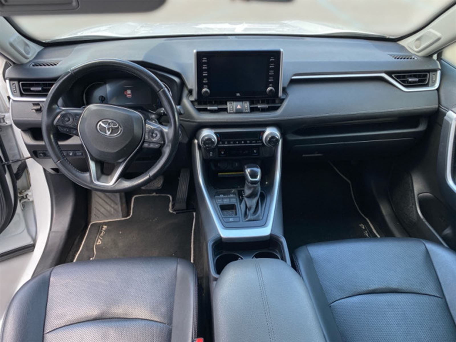 Toyota Rav4, 2.5 Hybrid e-CVT Executive - fotka 5