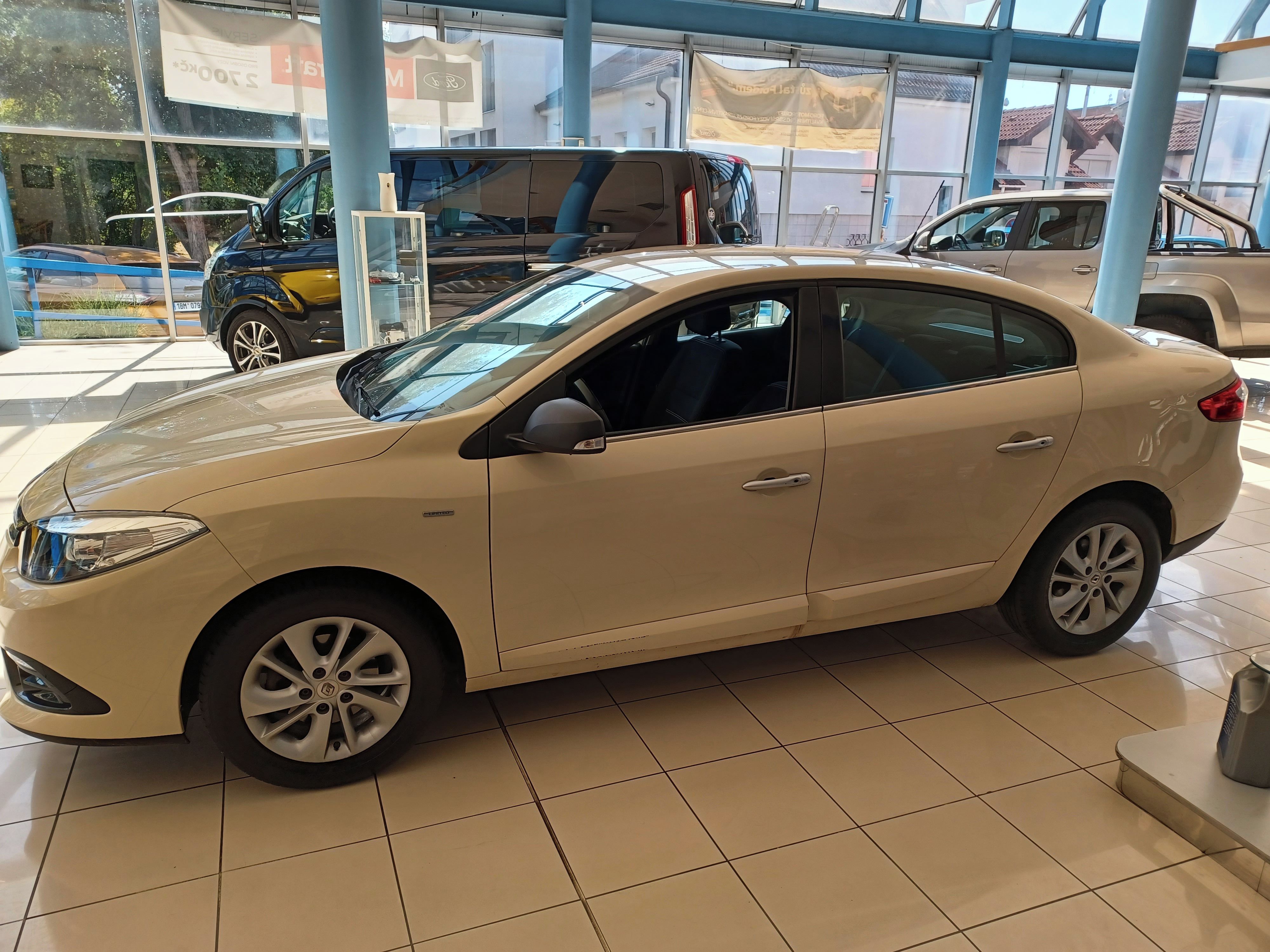 Renault Fluence, 1.majitel Cz pravidelný servis - fotka 2
