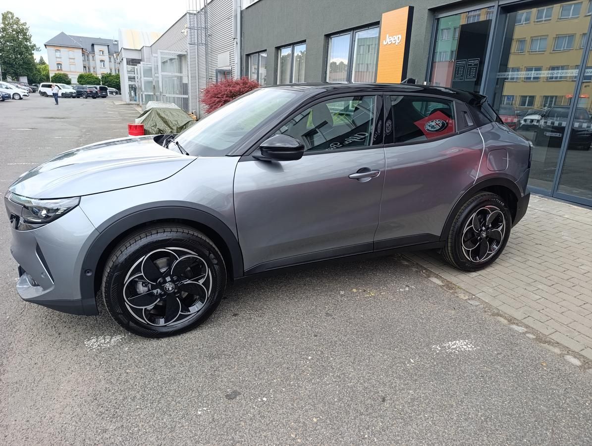 Alfa Romeo Junior, Ibrida 1,2 145k eDCT6