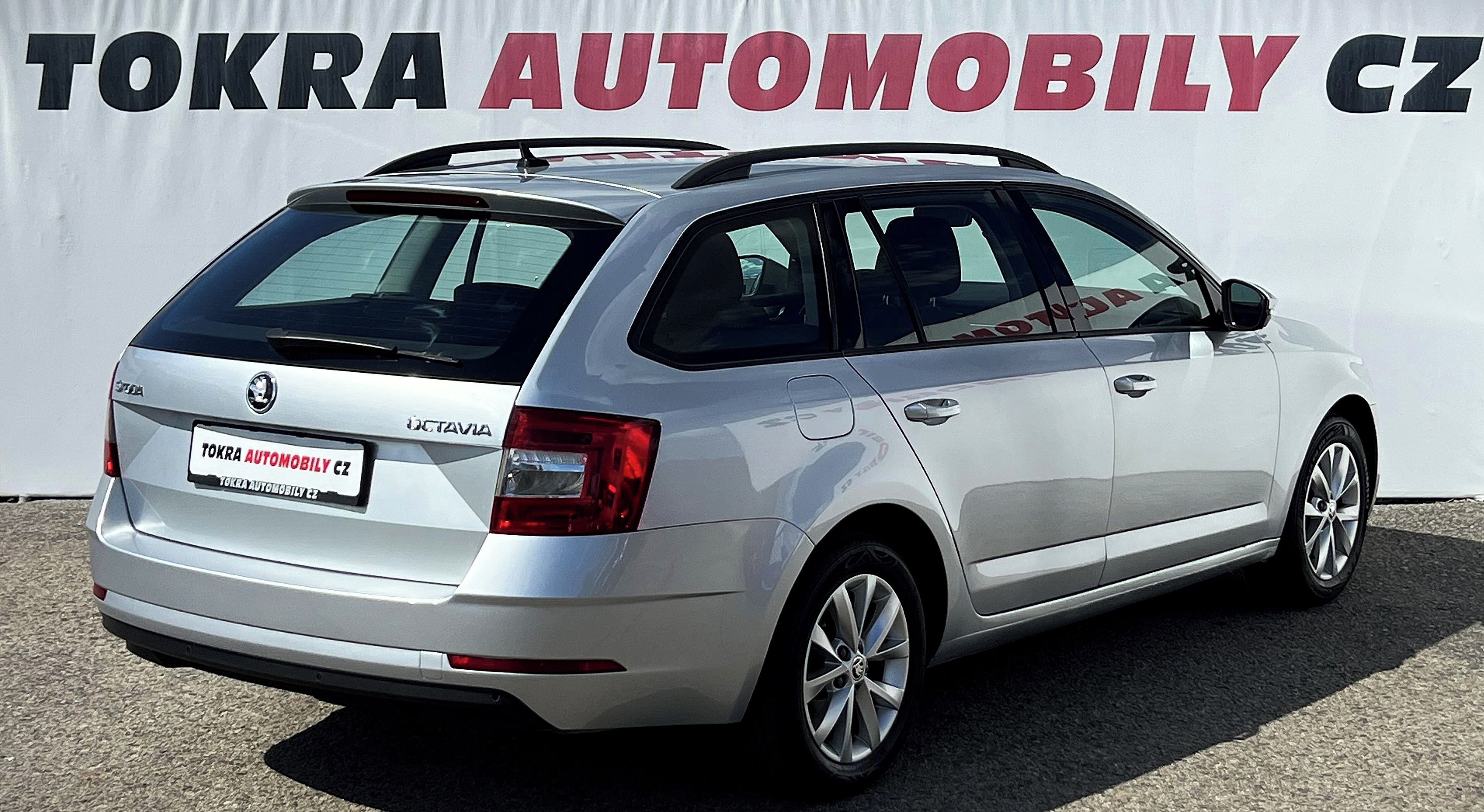 Škoda Octavia, 1.6TDI Ambition Navigace 1.Maj - fotka 4