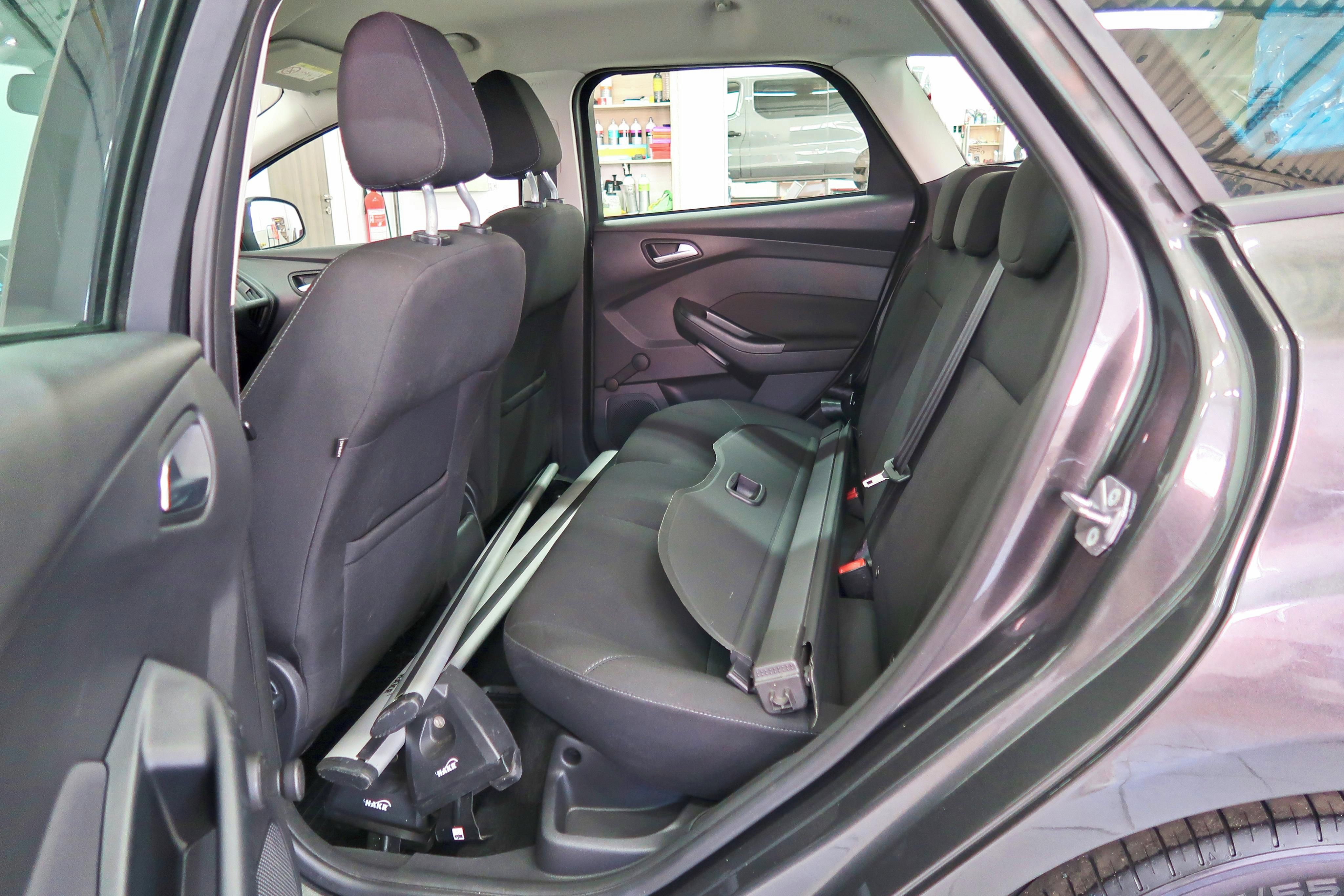 Ford Focus, 1.6i 77kW, ČR, ZÁRUKA, 2x Kola - fotka 6
