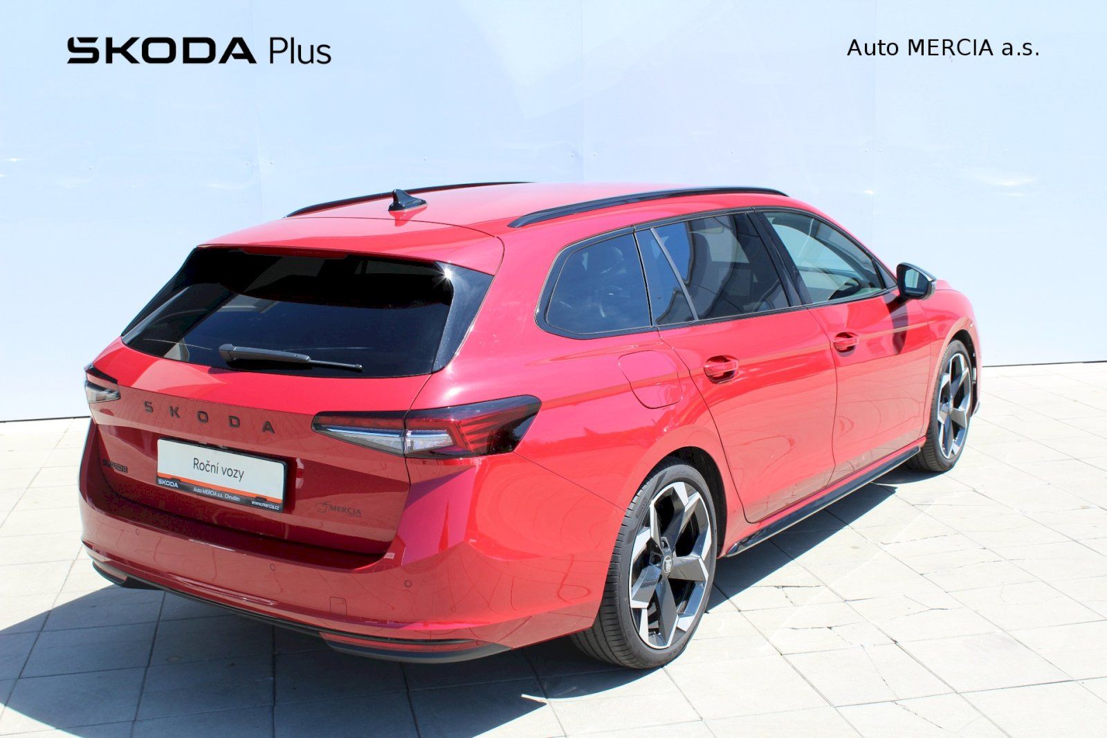 Škoda Superb, SUPERB COMBI SPORTLINE TD 142/ - fotka 2