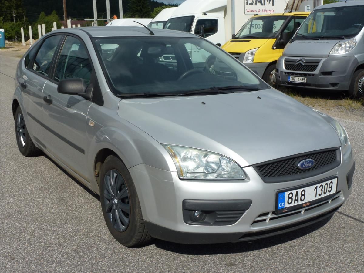 Ford Focus, 1,6 16V NOVÁ STK - fotka 5