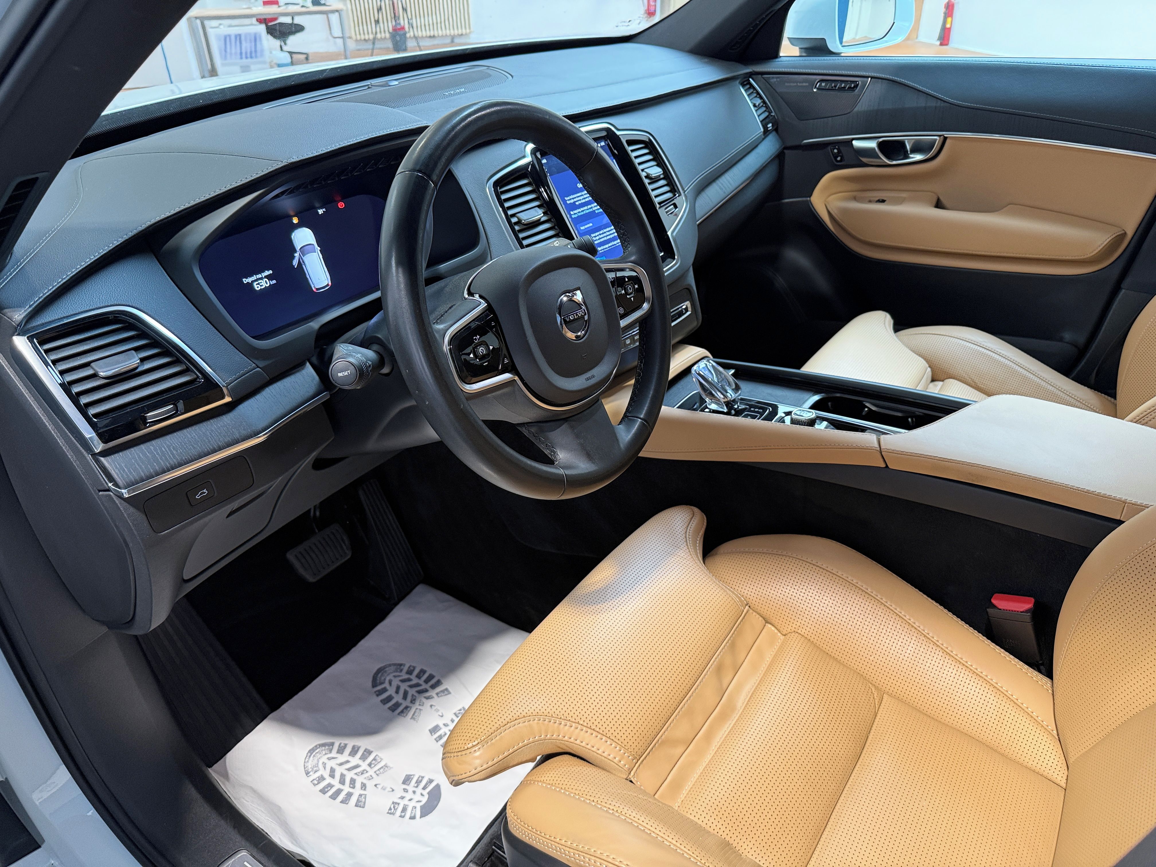 Volvo XC90, B5 AWD diesel Plus Bright Auto - fotka 5