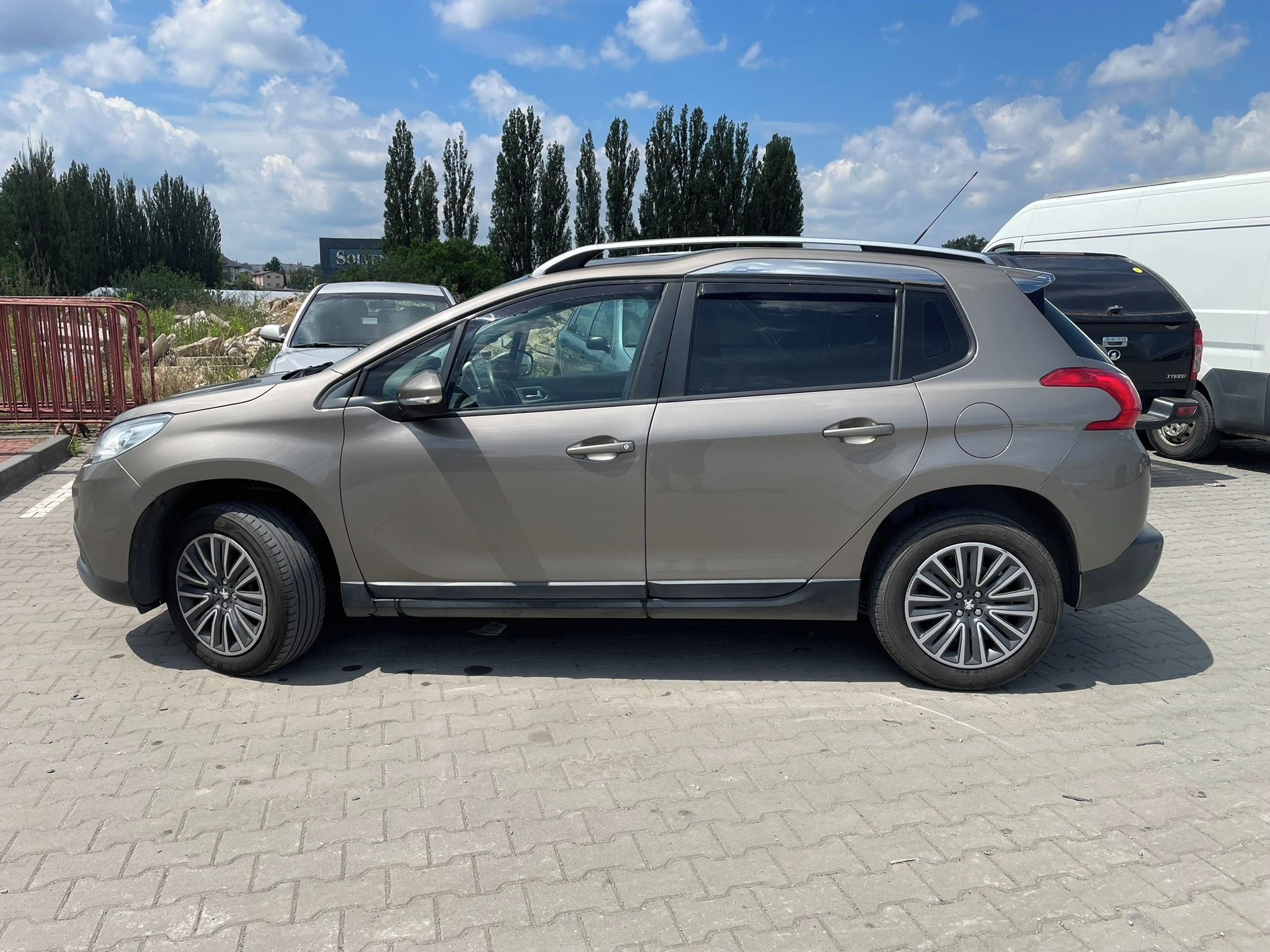 Peugeot 2008 - fotka 3