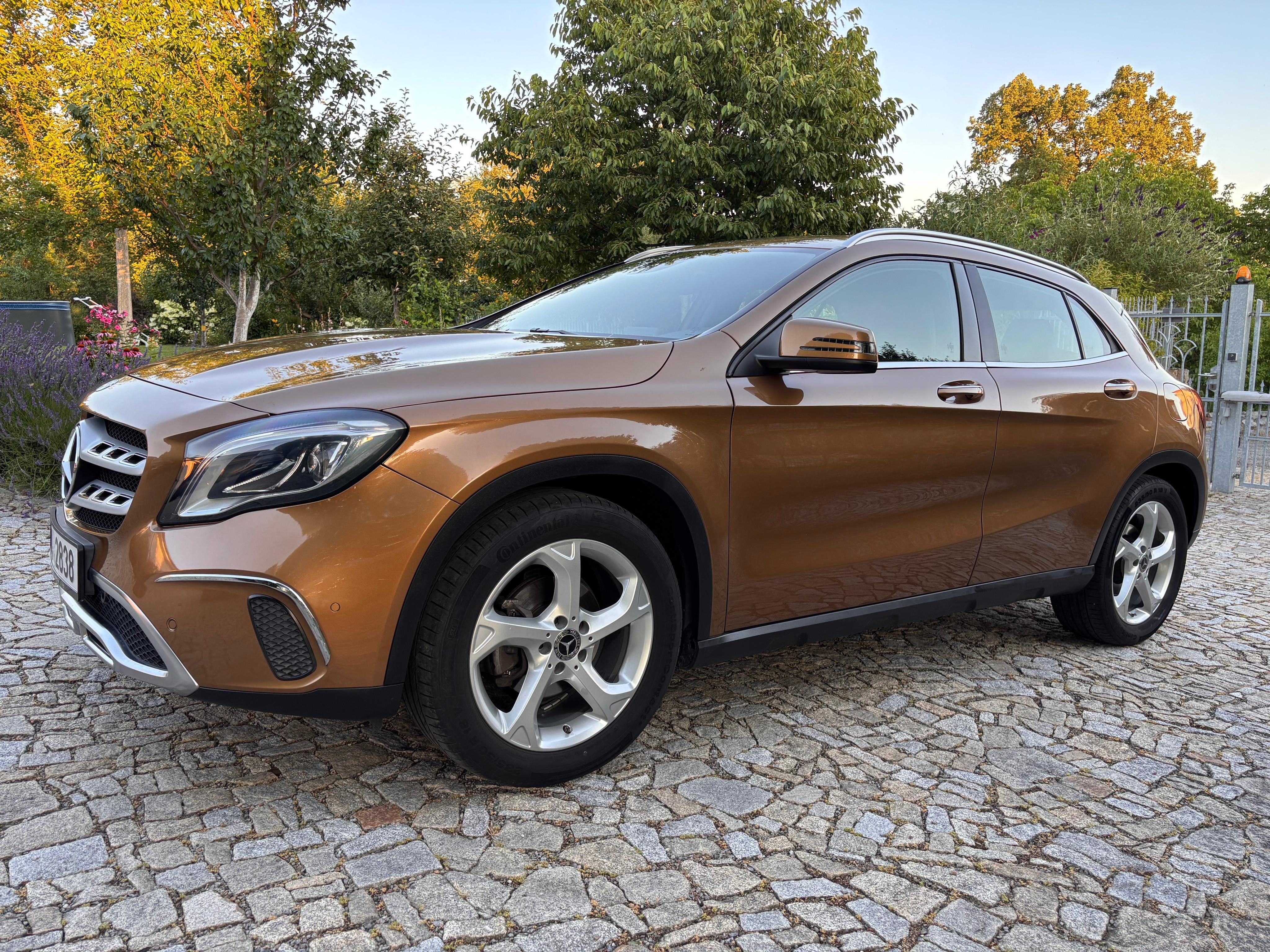 Mercedes-Benz GLA, Mercedes-Benz GLA 180