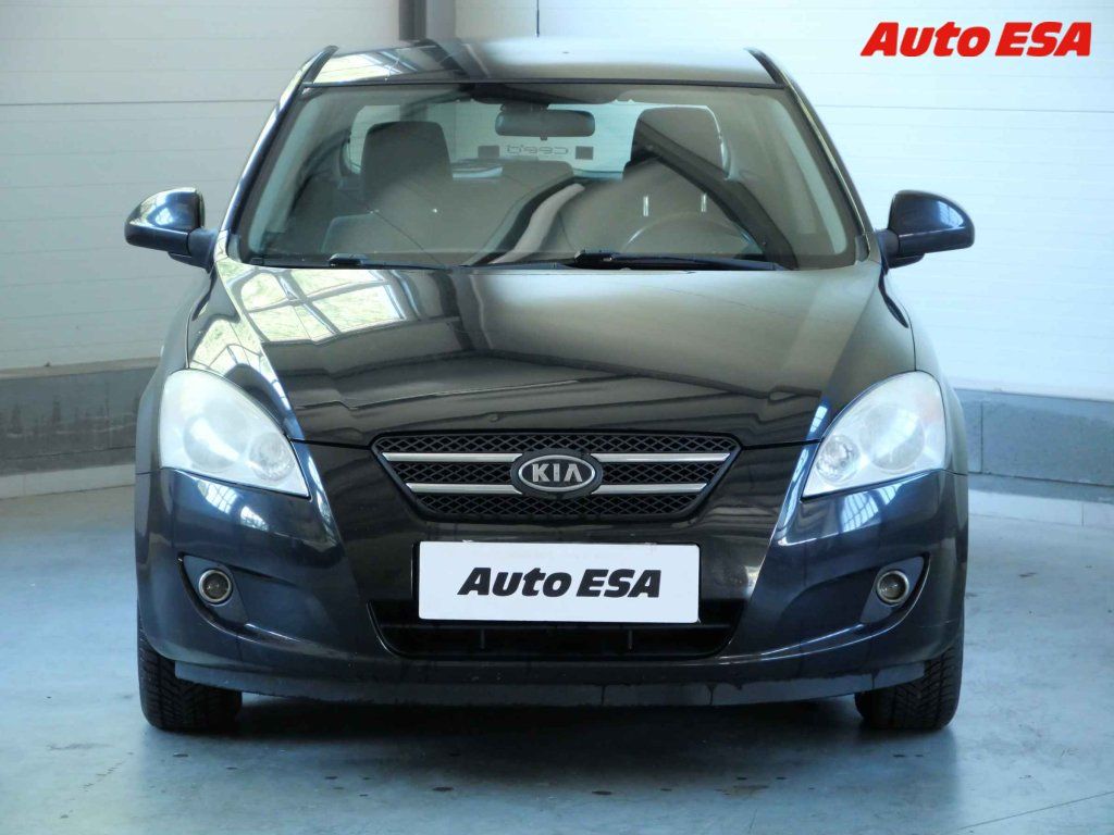 Kia Cee´d, 1.4VVT,ČR - fotka 2