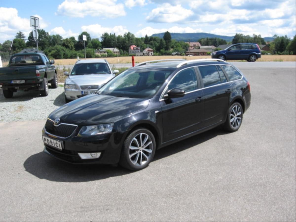 Škoda Octavia, 1,6 DSG Edittion - fotka 2