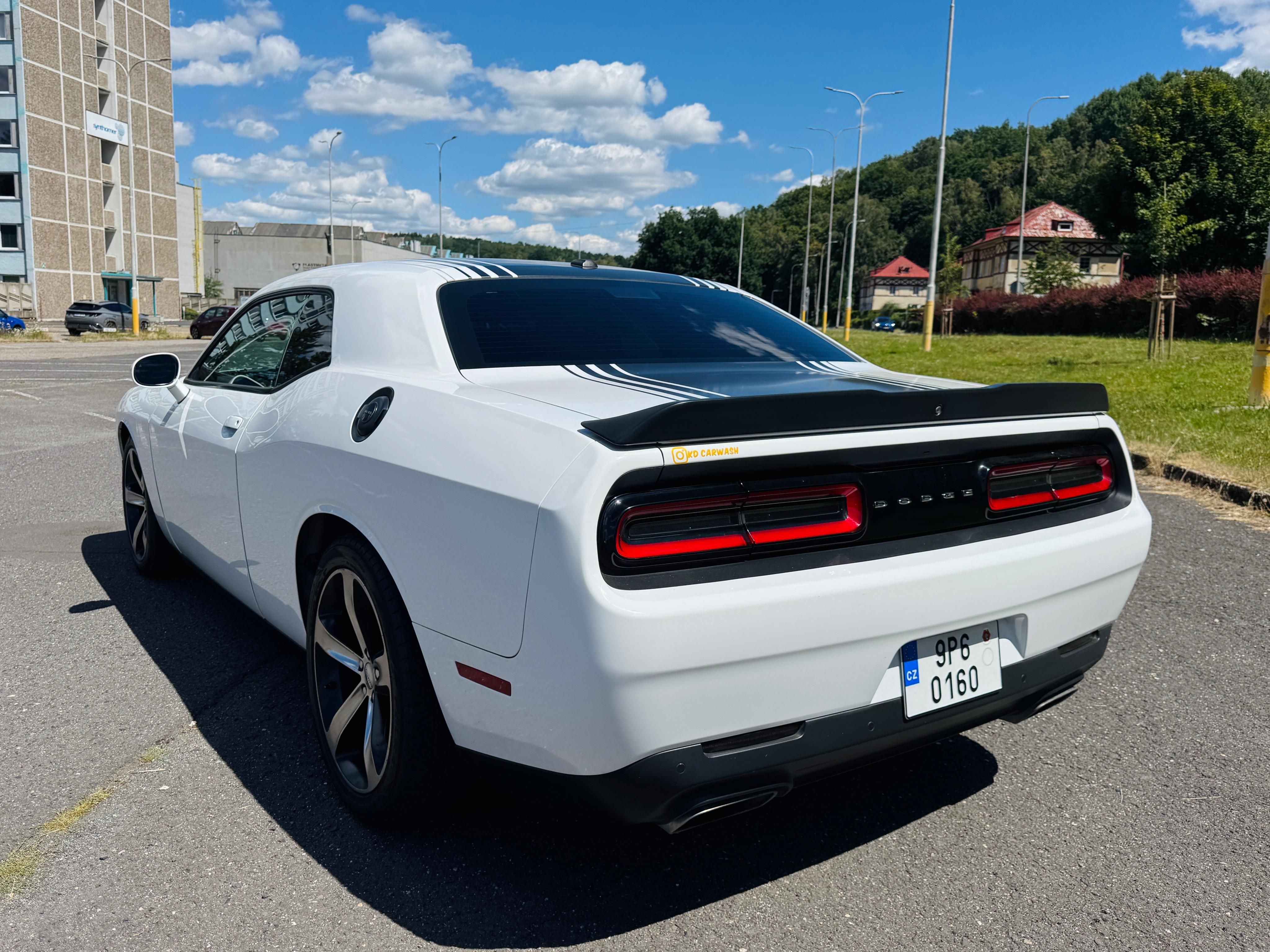 Dodge Challenger, Dodge Challenger 5.7 V8 Shaker - fotka 5