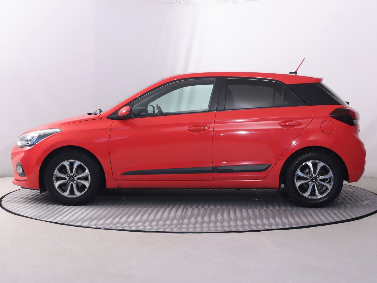 Hyundai i20, 1.2, Serv.kniha - fotka 3