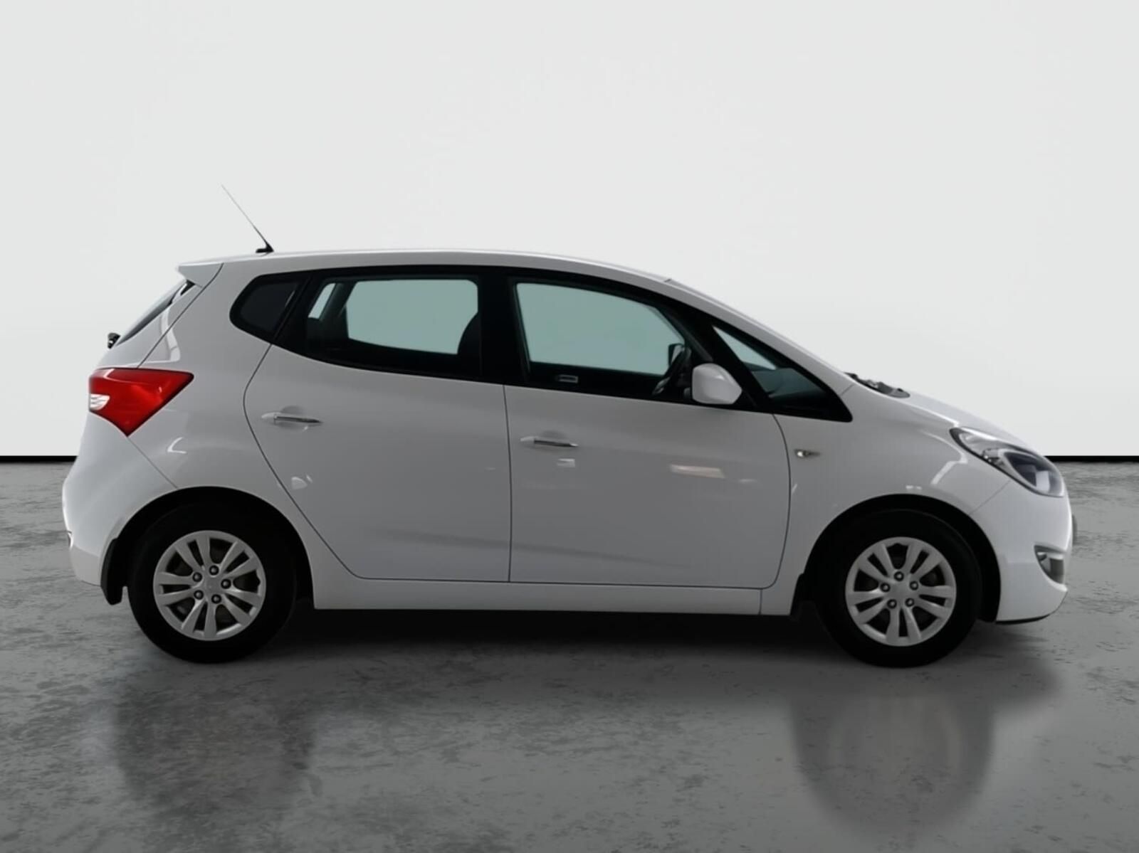 Hyundai ix20, 1.6 CVVT, Serv.kniha - fotka 6