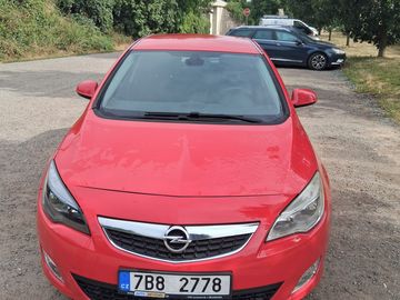 J hatchback 1.4 Ti, 103 kW